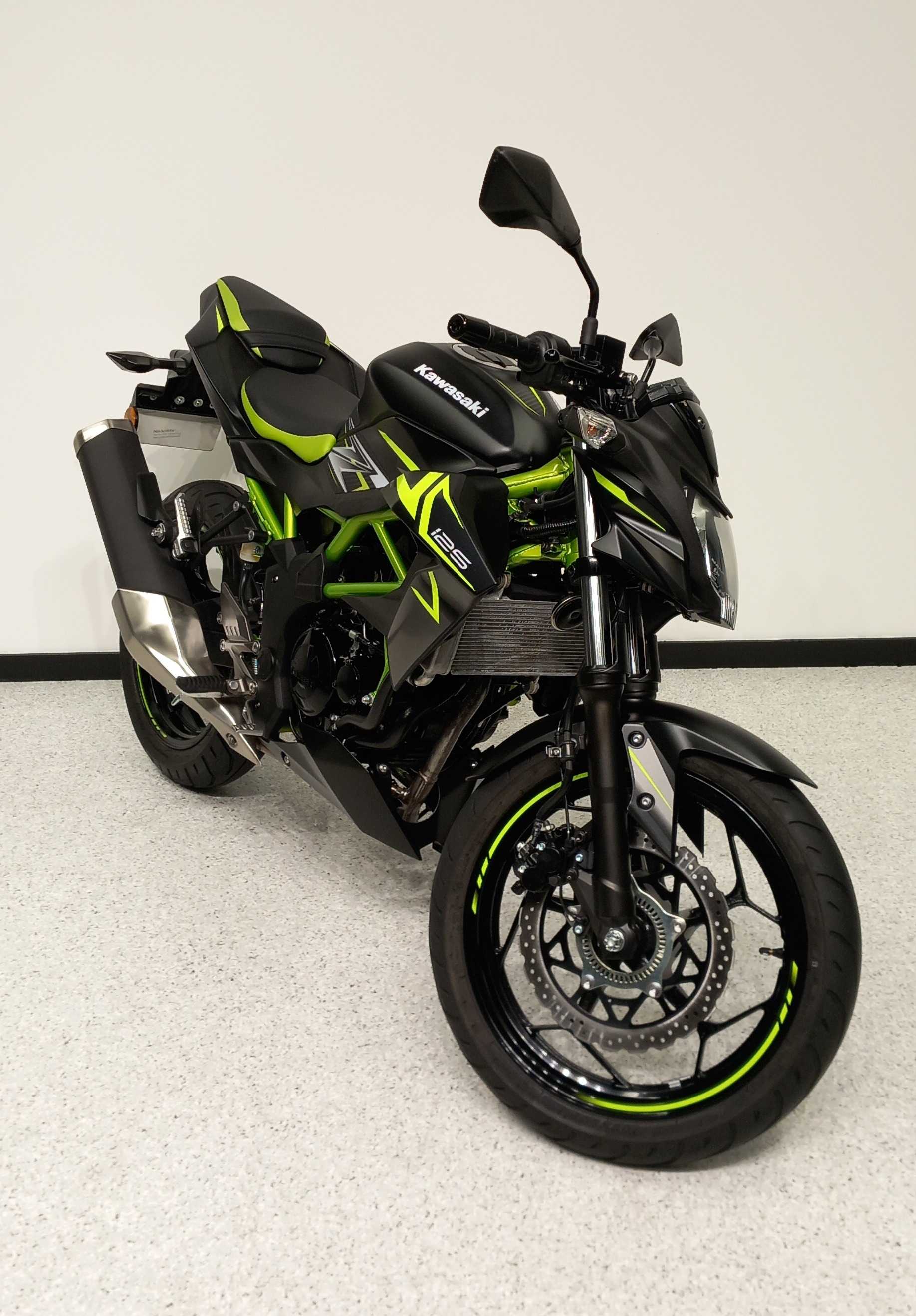 Kawasaki Z 125 2022 HD vue 3/4 droite