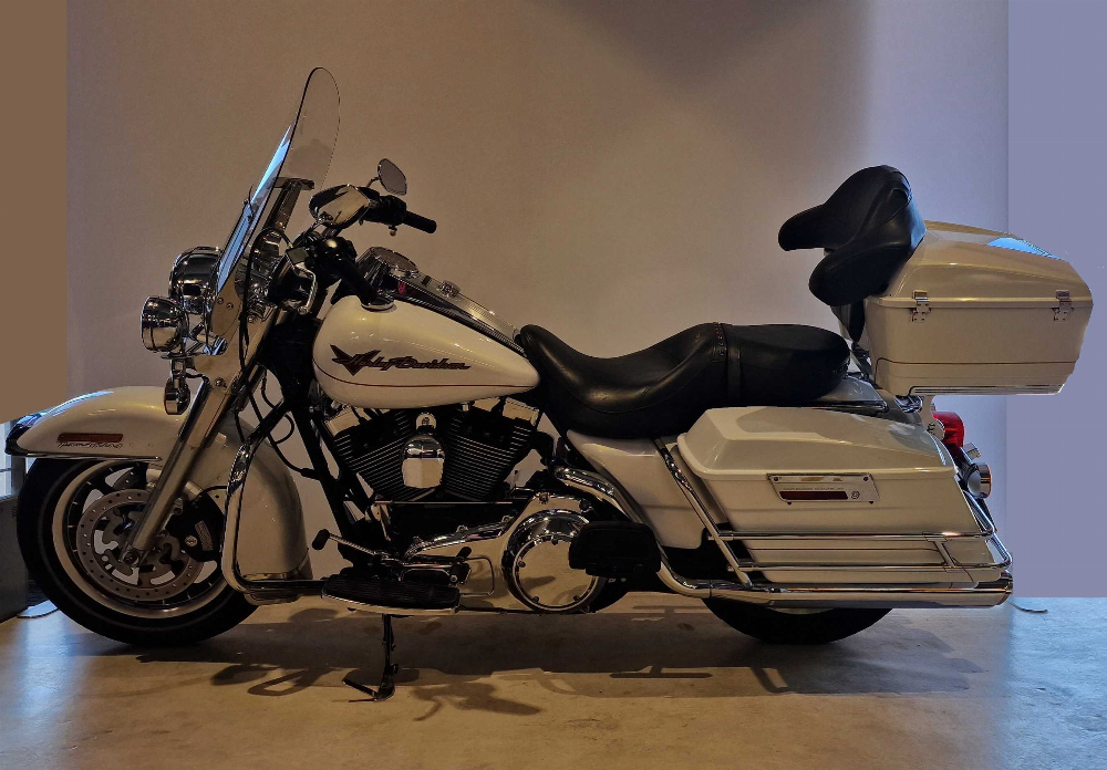 Harley-Davidson 1584 FLHR ROADKING 2008 vue gauche