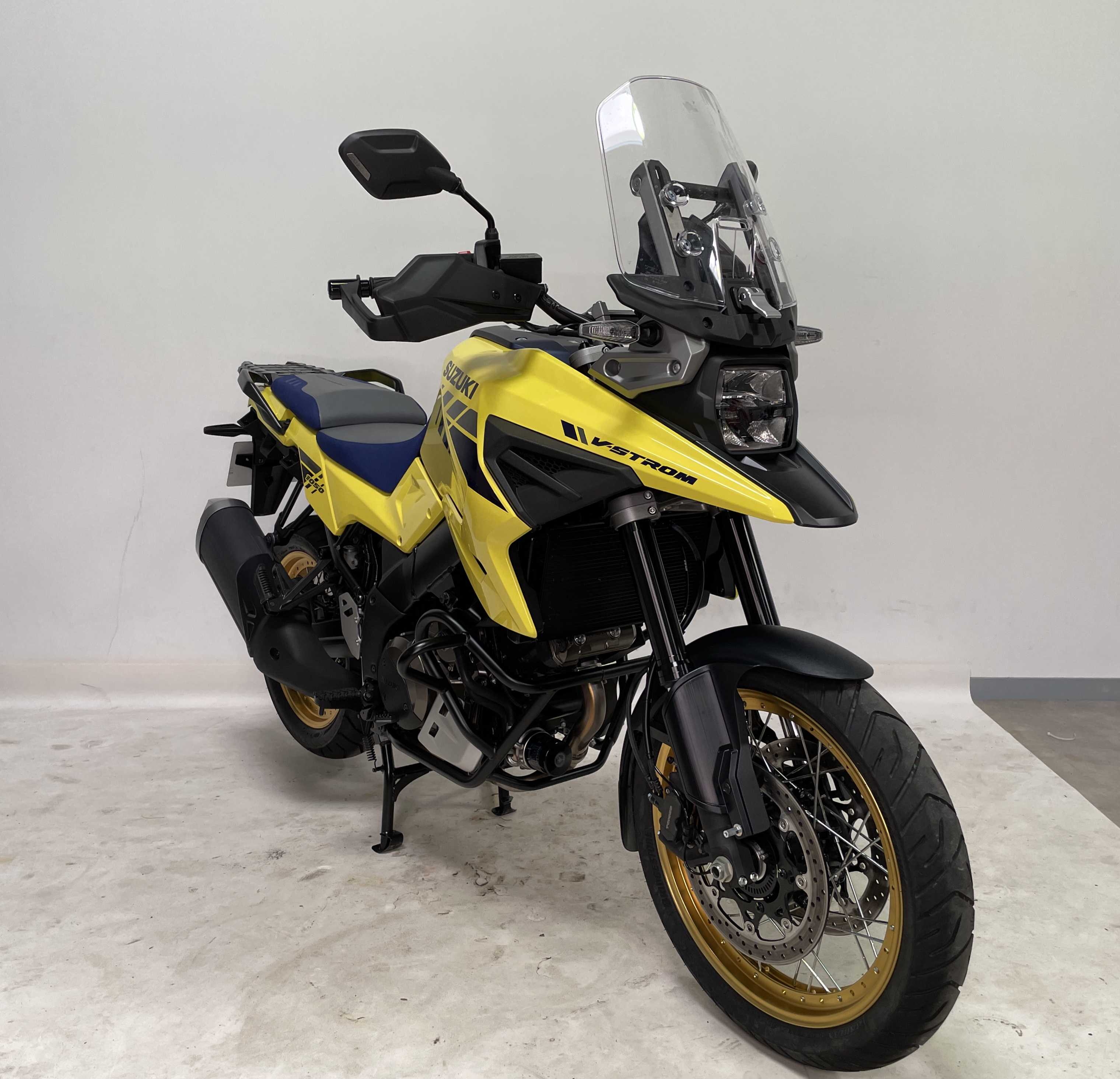 Suzuki DL 1050 V-Strom 2021 HD vue 3/4 droite