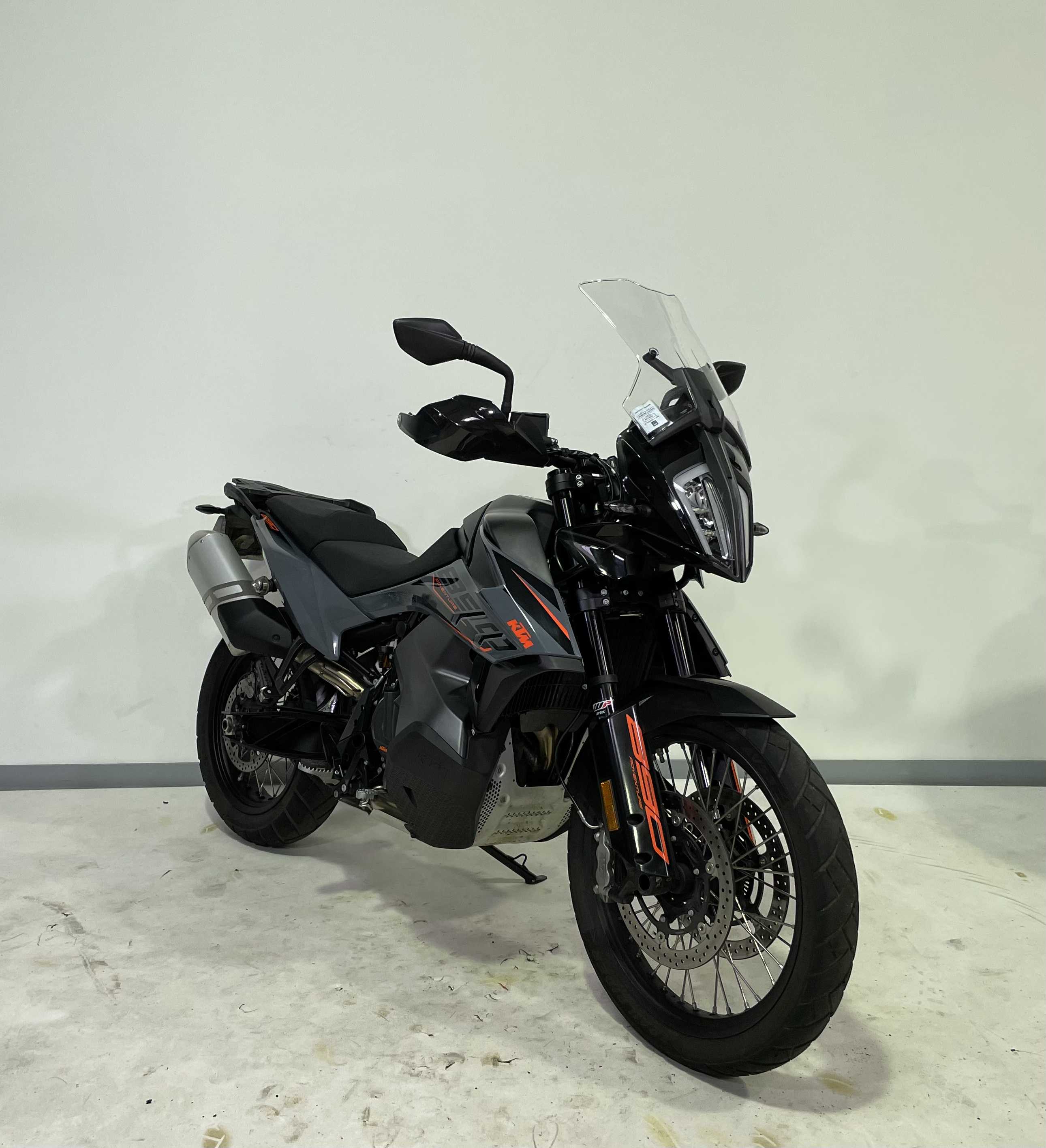 KTM 890 Adventure 2021 HD vue 3/4 droite