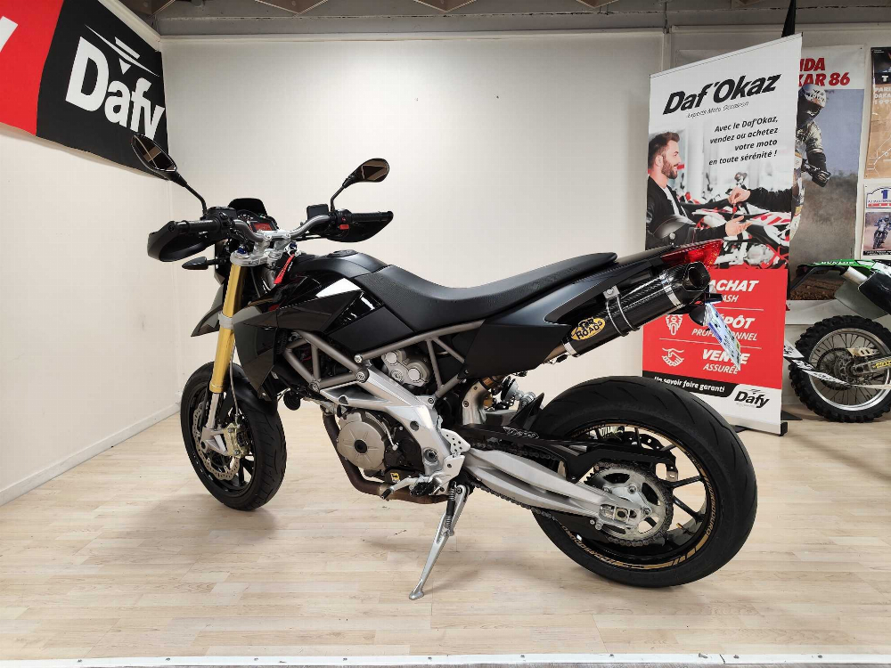 Aprilia Dorsoduro 750 2013 vue arrière