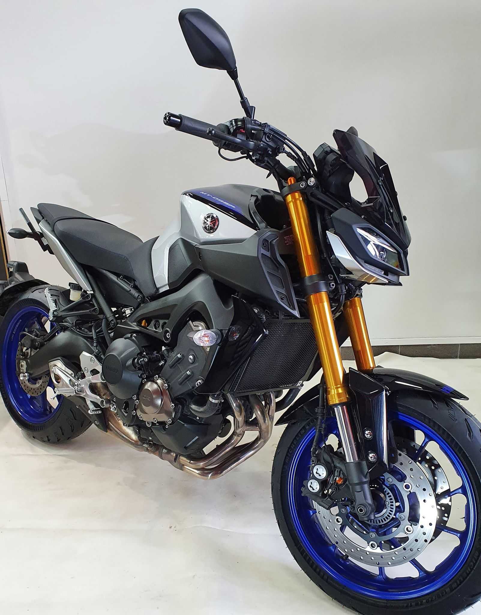 Yamaha MT-09 850 SP 2020 HD vue 3/4 droite