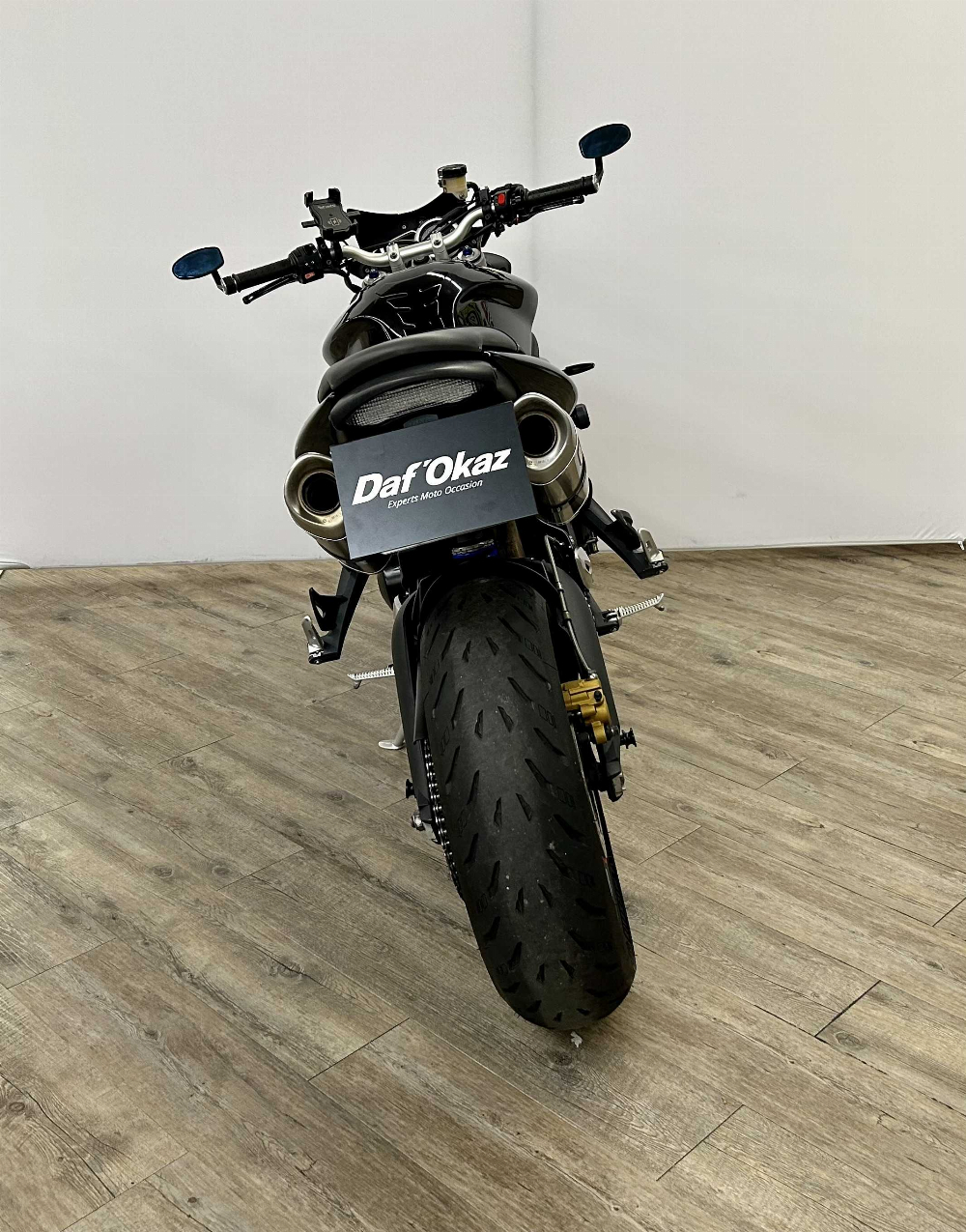 Triumph STREET TRIPLE STREET TRIPLE R 2011 vue arrière