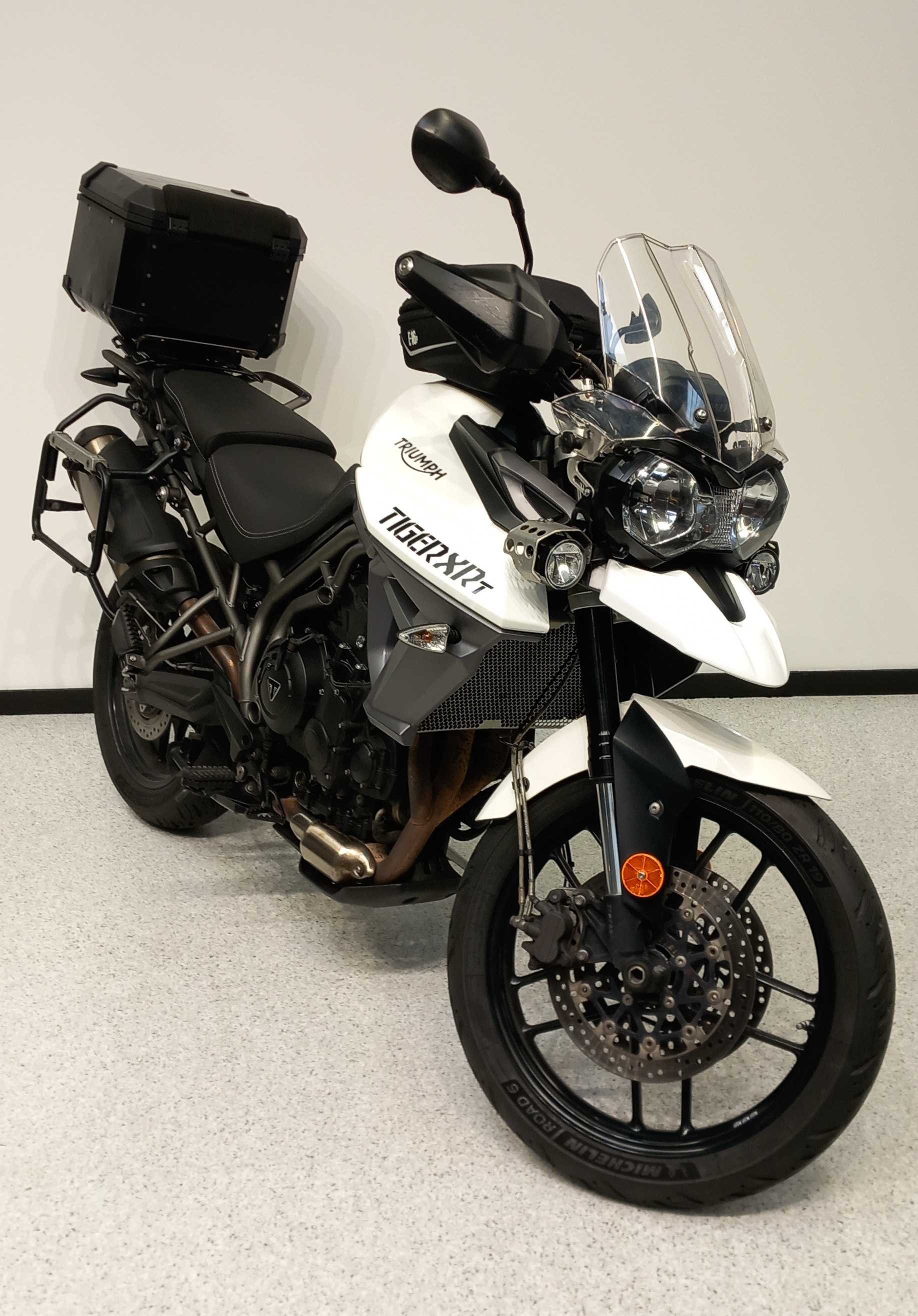 Triumph 800 Tiger XRT 2016 HD vue 3/4 droite