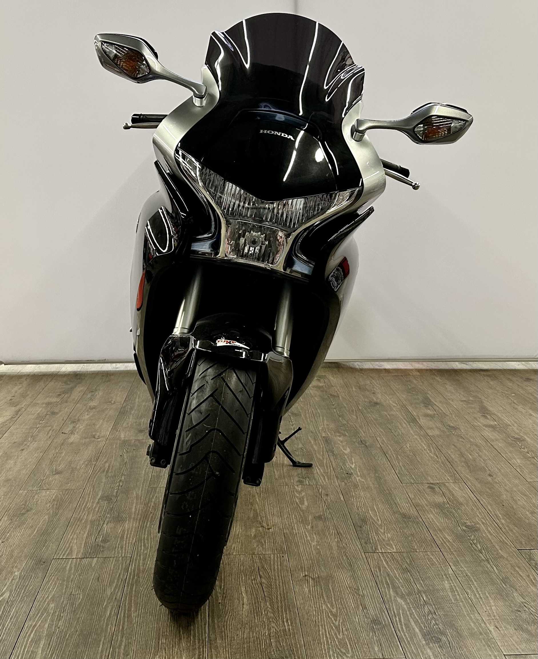 Honda VFR 1200 F Bagagerie 2012 HD vue avant