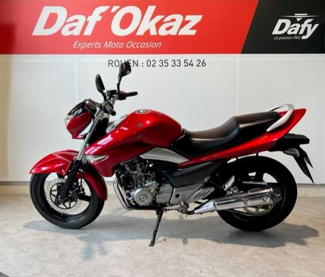 Suzuki GW 250 Inazuma 2013 HD vue gauche