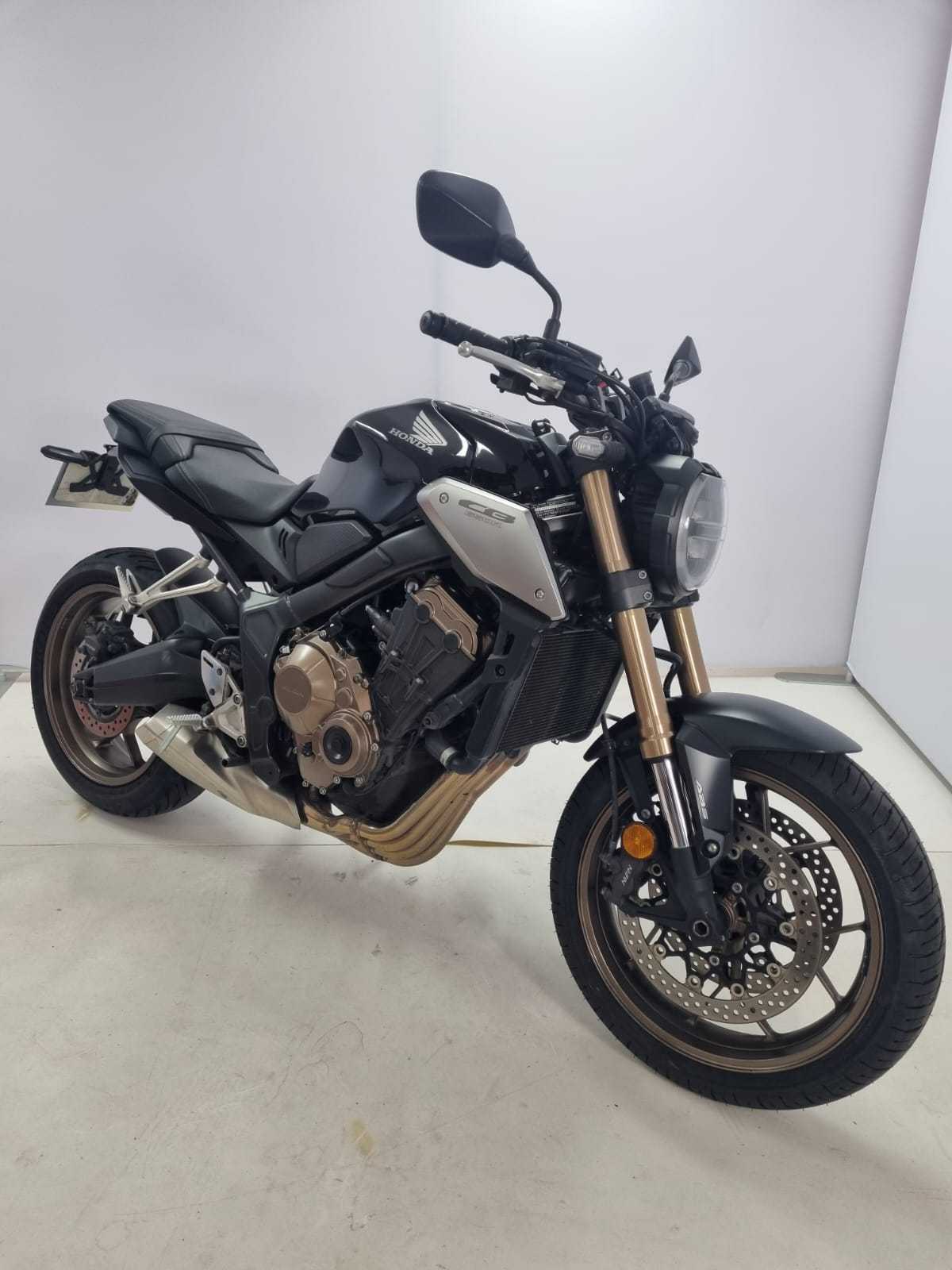 Honda CB 650 R 2019 HD vue 3/4 droite