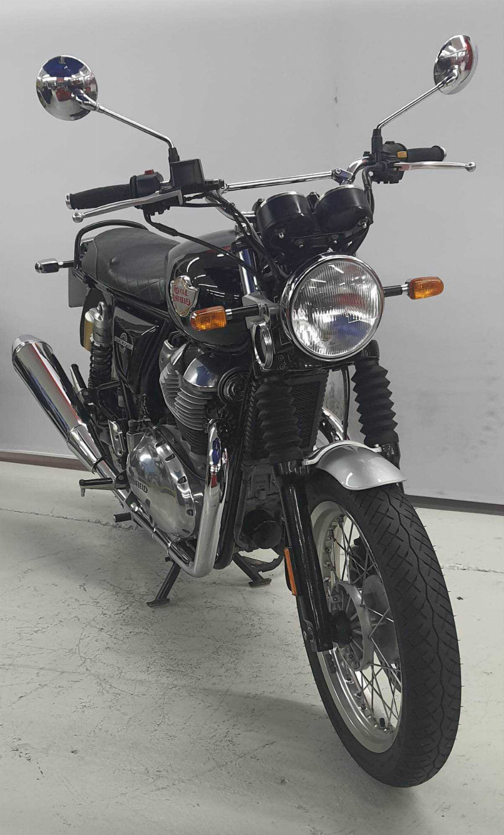 Royal Enfield INTERCEPTOR 650 (MARK THREE) (MARK THREE) 2019 vue 3/4 droite