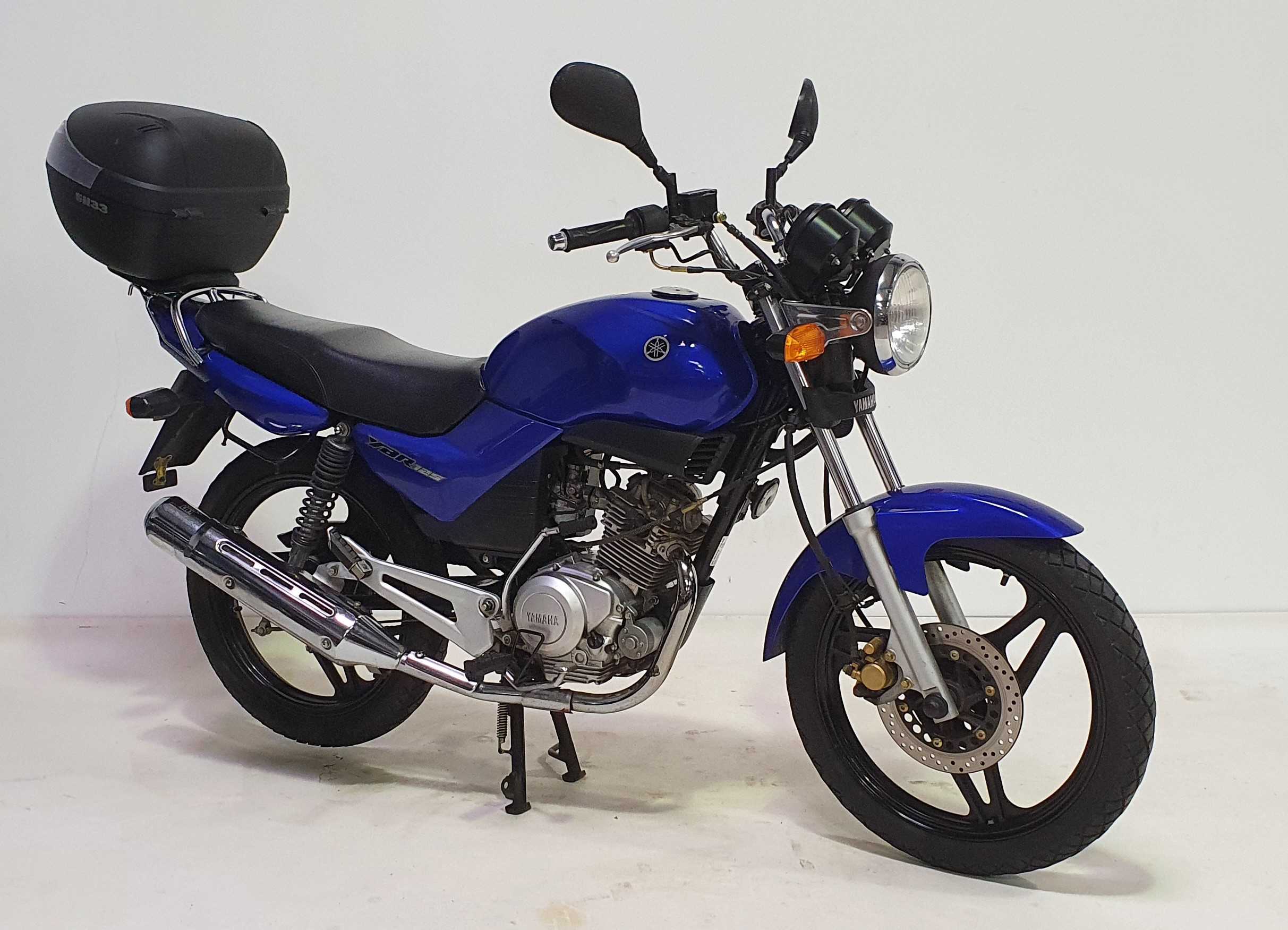 Yamaha YBR125 2006 HD vue 3/4 droite