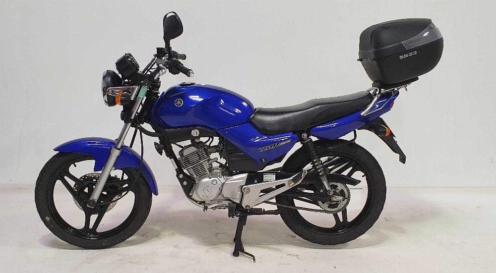 Yamaha YBR125 2006 vue gauche