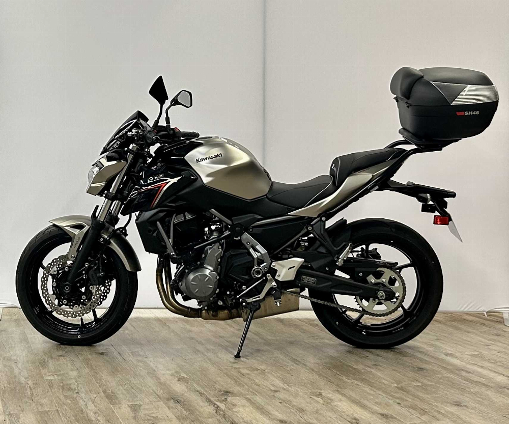 Kawasaki Z 650 Performance 2017 vue gauche