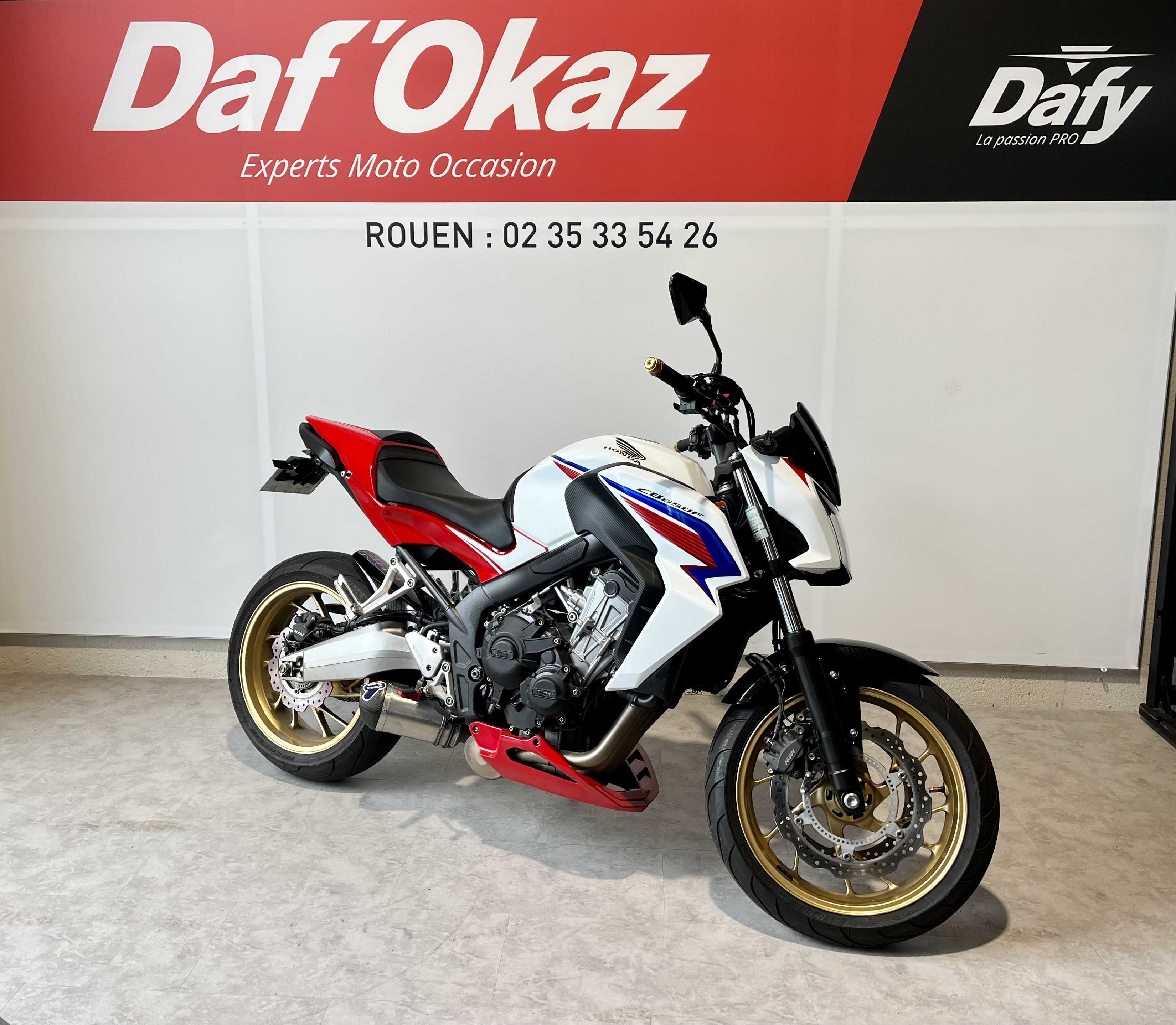 Honda CB 650 F ABS 2015 HD vue 3/4 droite