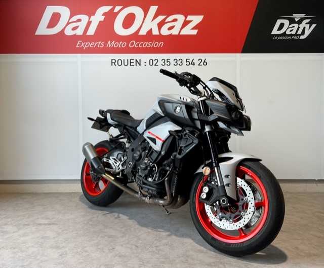 Yamaha MT-10 2020 HD vue 3/4 droite