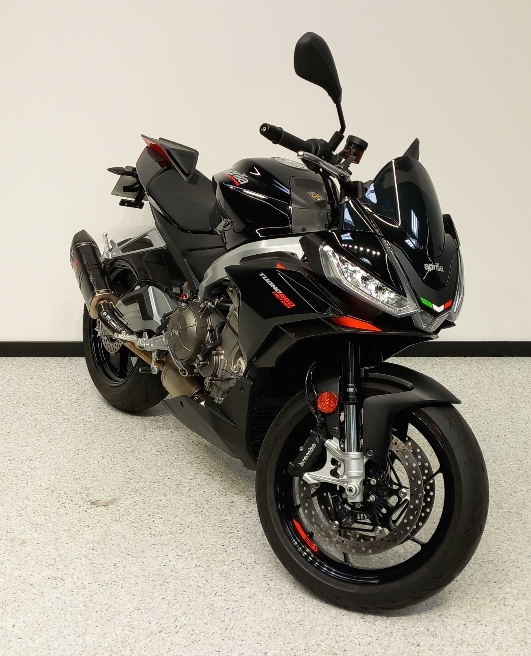 Aprilia Tuono 660 2022 HD vue 3/4 droite