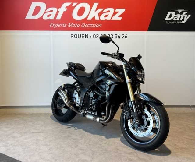 Suzuki GSR 750 2011 HD vue 3/4 droite