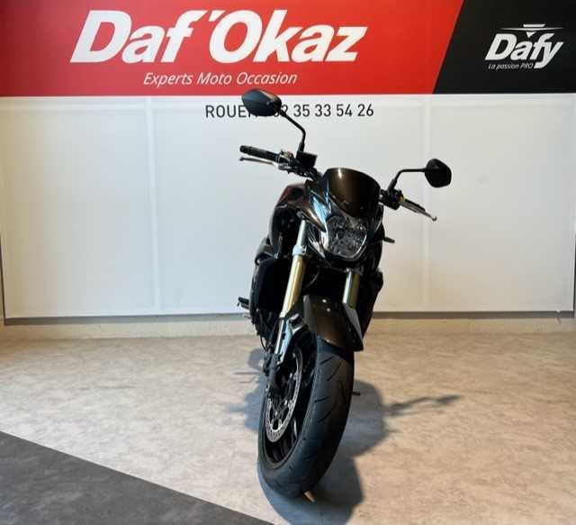 Suzuki GSR 750 2011 HD vue avant