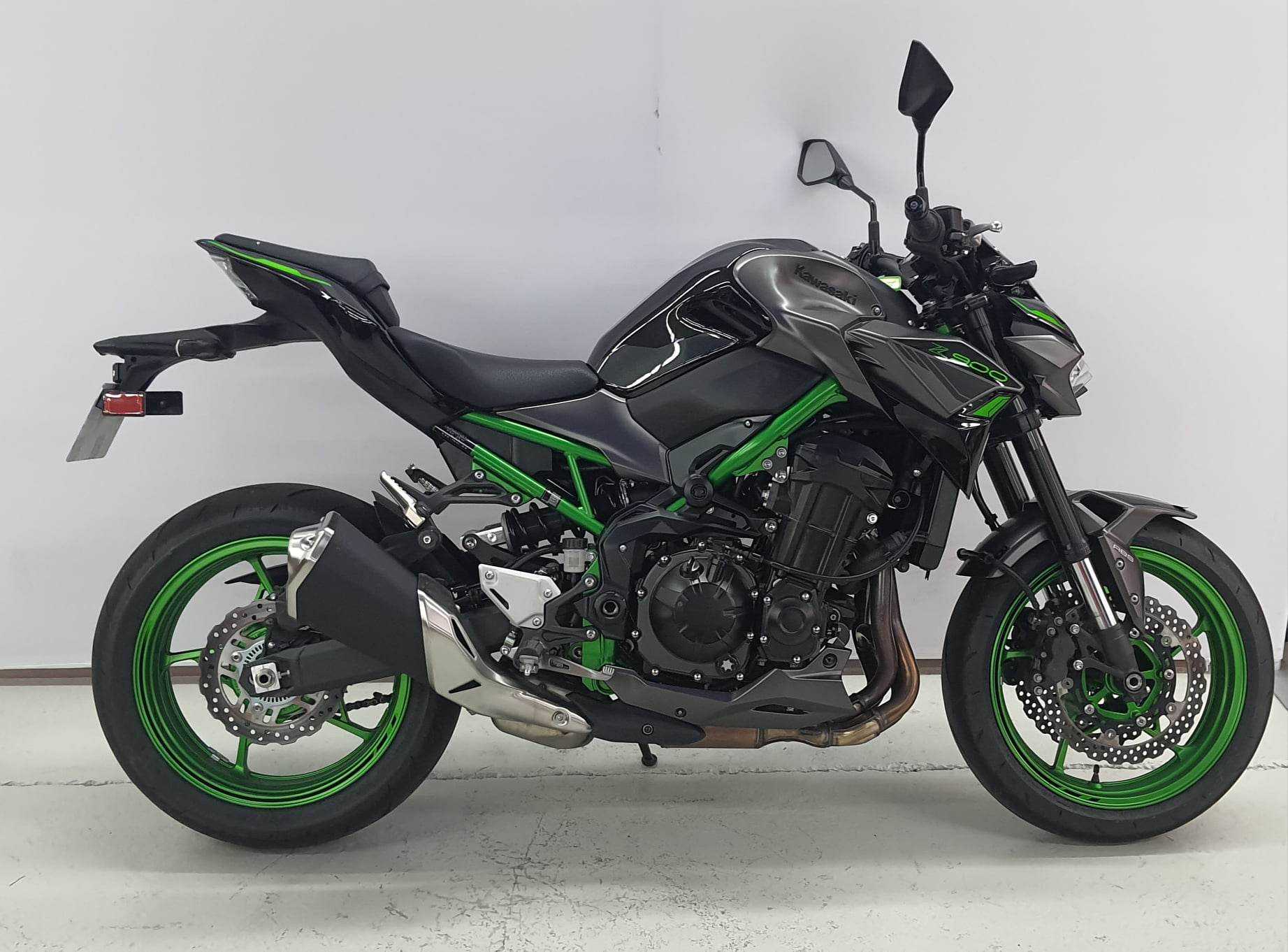 Kawasaki Z 900 2022 HD vue gauche