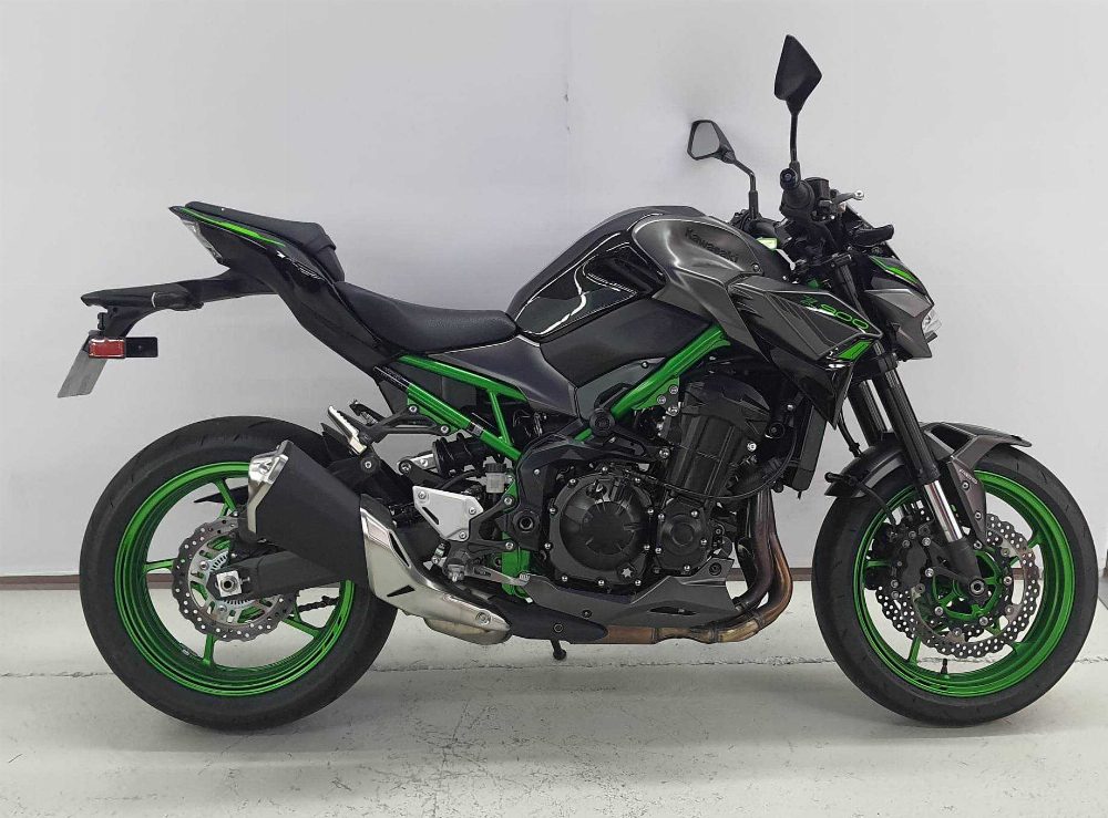 Kawasaki Z 900 2022 vue gauche