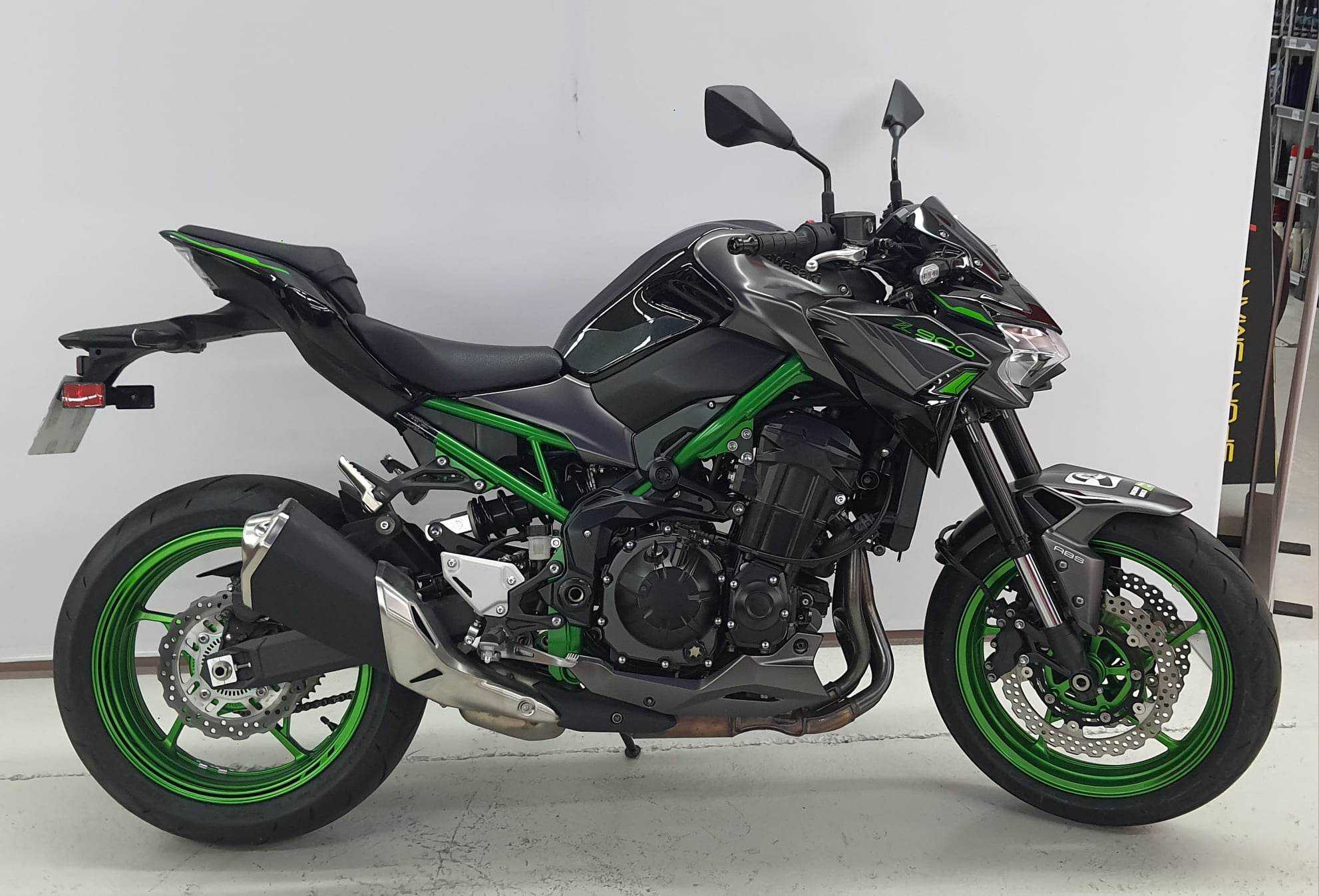 Kawasaki Z 900 2022 HD vue gauche