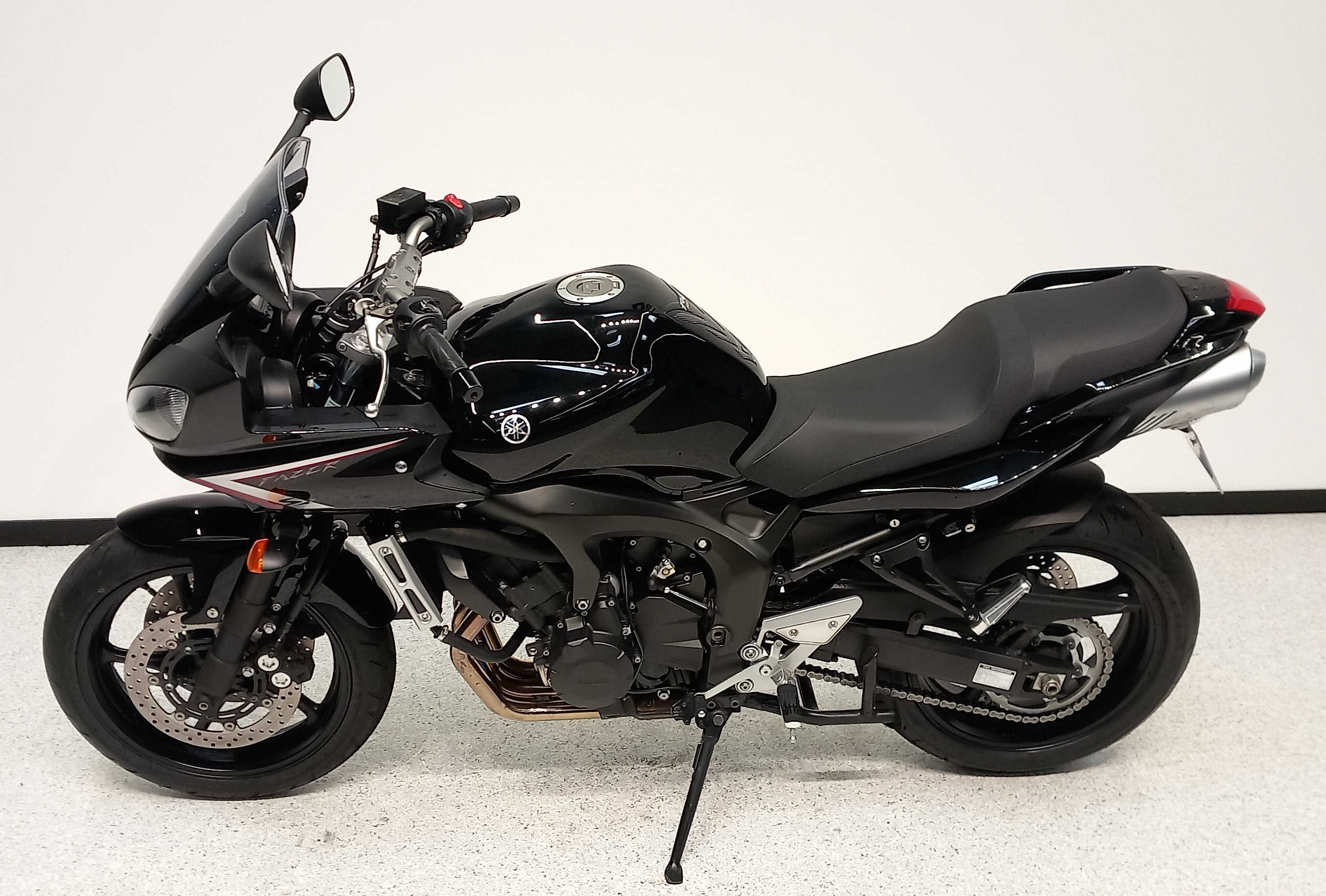 Yamaha FZ6 S Fazer S2 2010 HD vue gauche