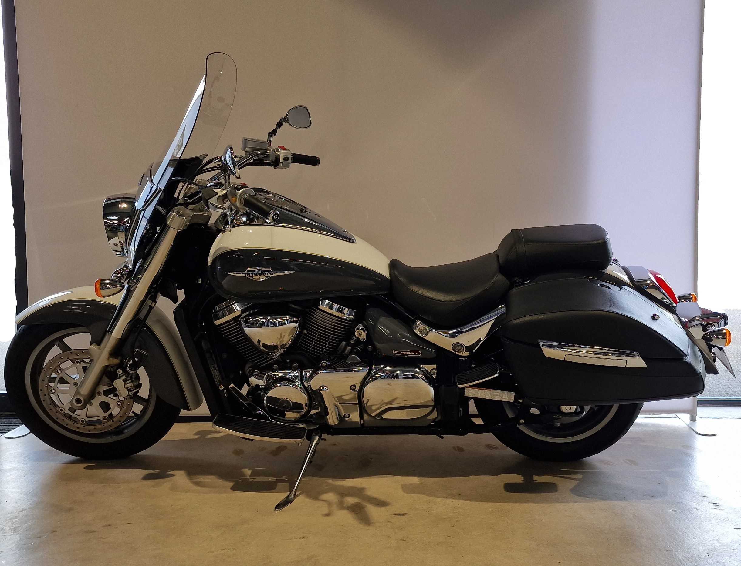 Suzuki VL 1500 Intruder (C1500T) 2013 HD vue gauche