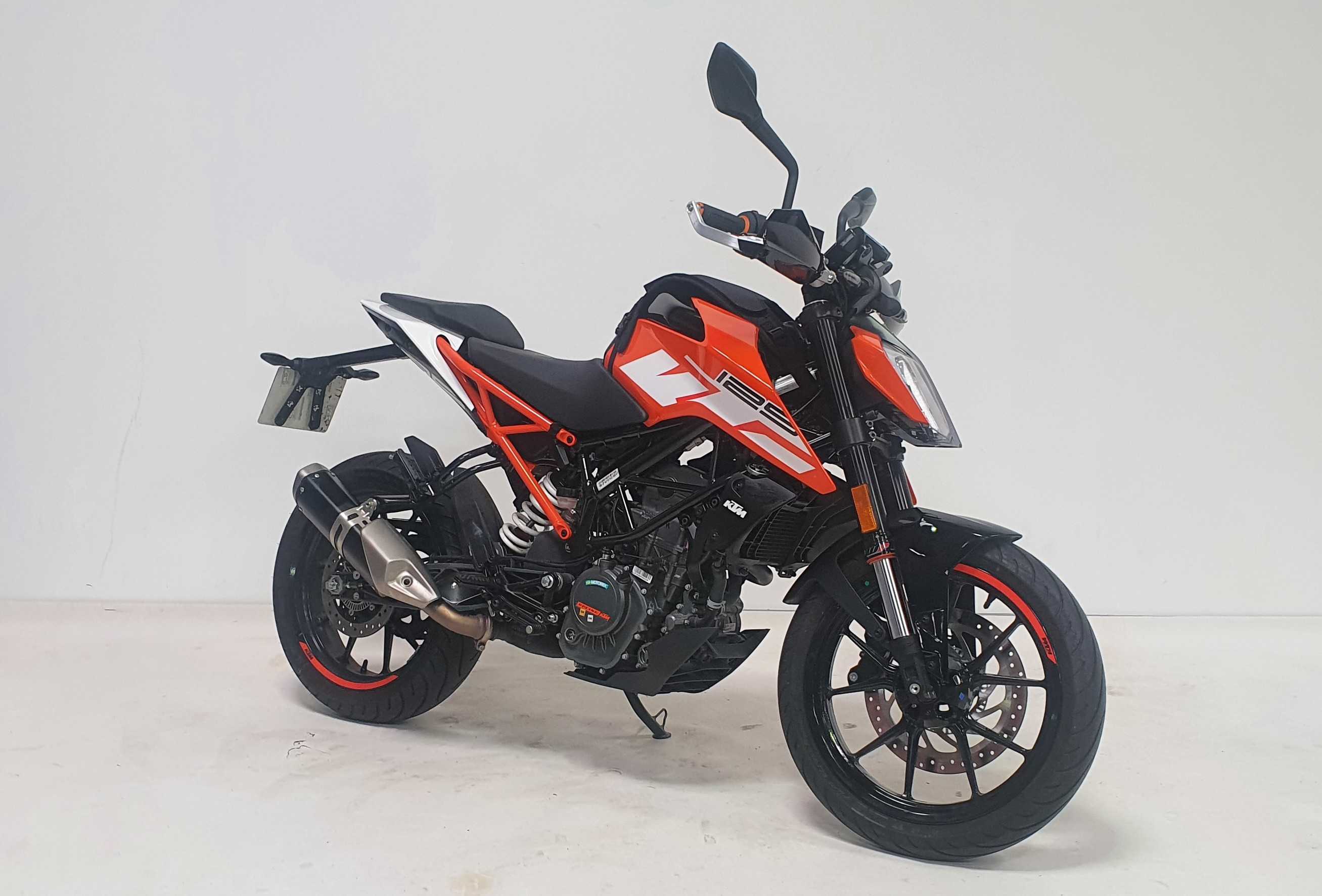 KTM 125 Duke 2020 HD vue 3/4 droite