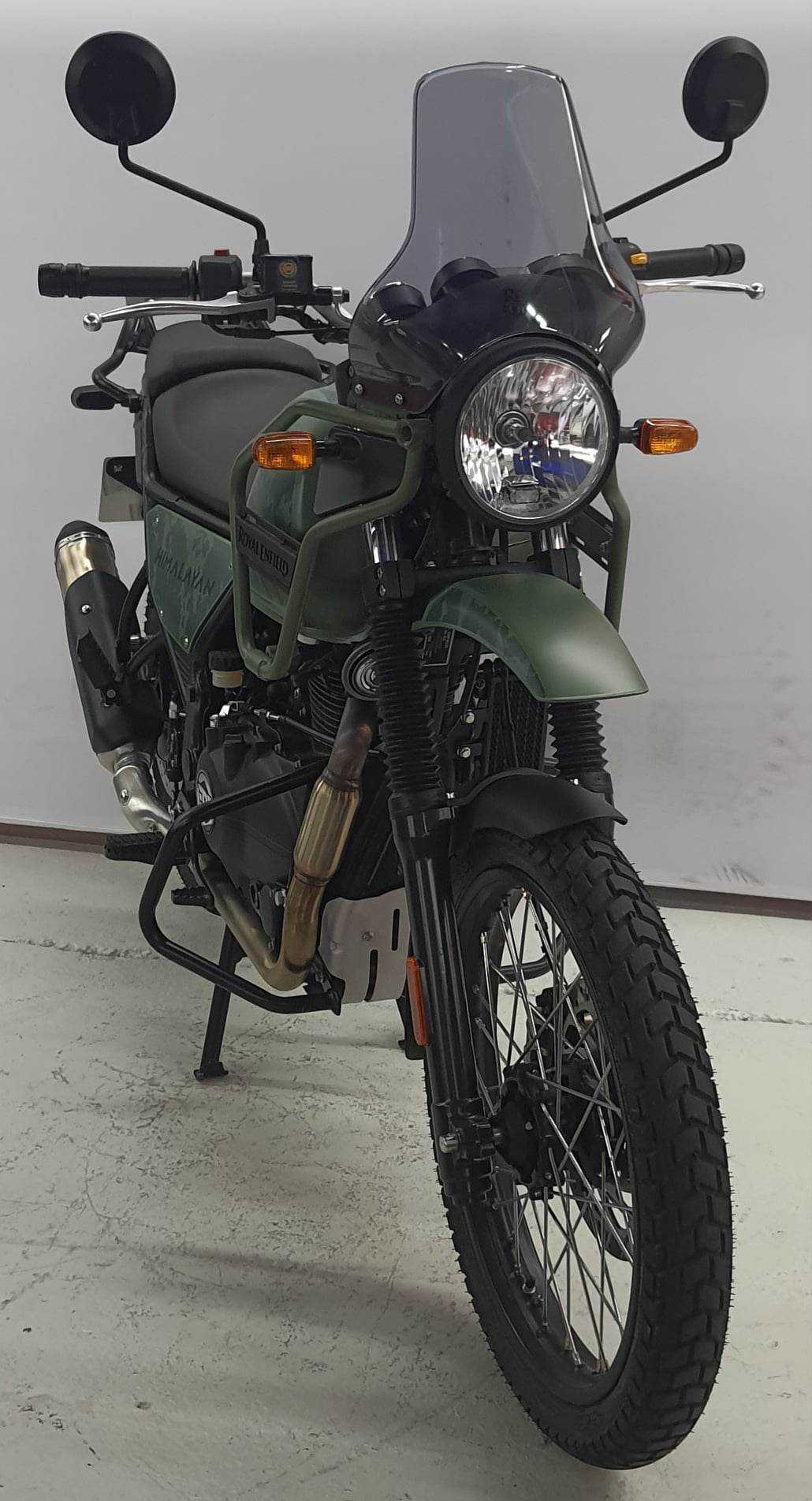 Royal Enfield HIMALAYAN 410 (PINE GREEN) EURO 5 (PINE GREEN) EURO 5 2023 HD vue 3/4 droite