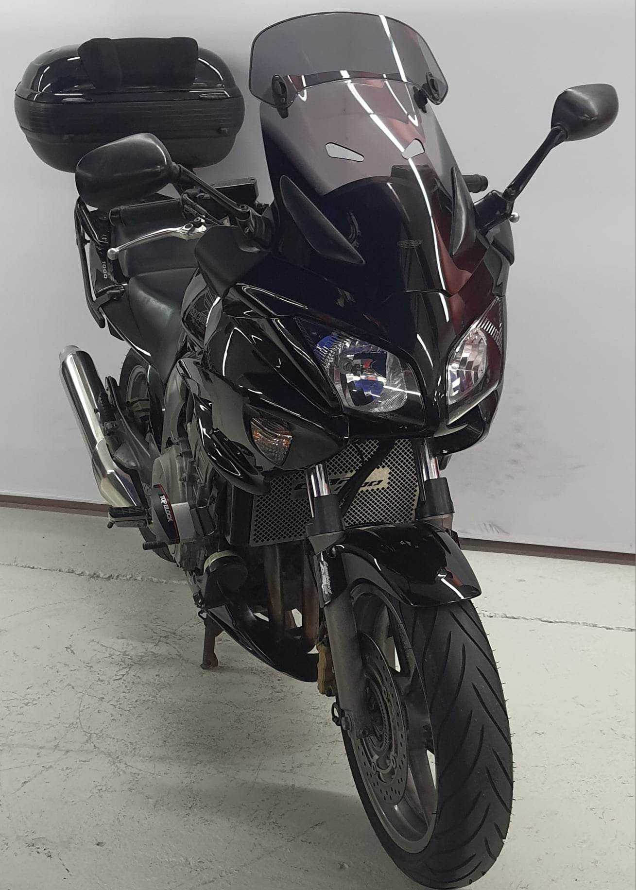 Honda CBF 1000 ABS 2006 HD vue 3/4 droite