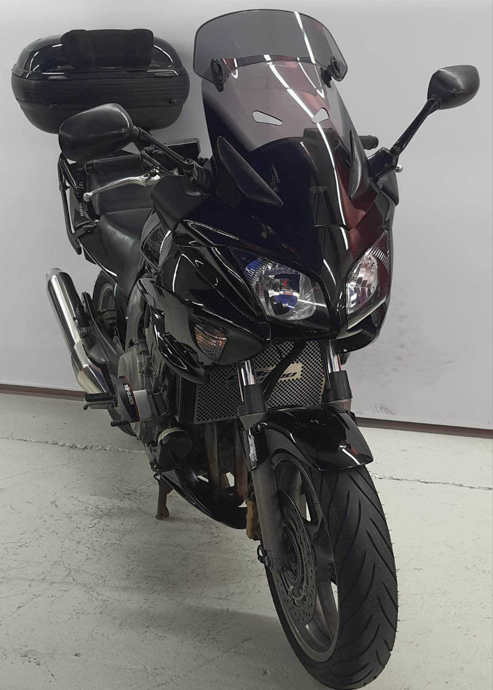 Honda CBF 1000 ABS 2006 vue 3/4 droite