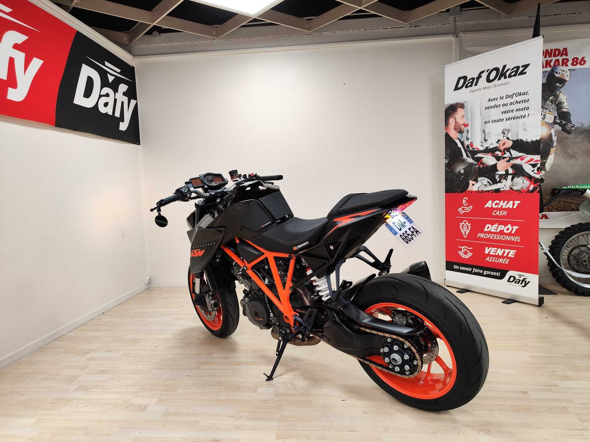 KTM 1290 Super Duke R 2015 HD vue arrière