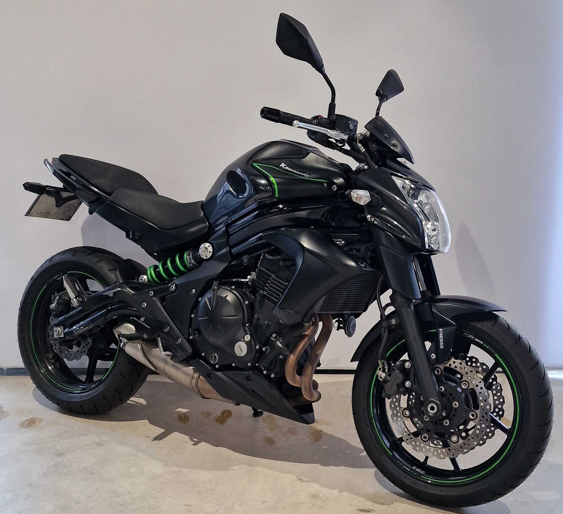 Kawasaki ER-6 N ABS 2015 HD vue 3/4 droite