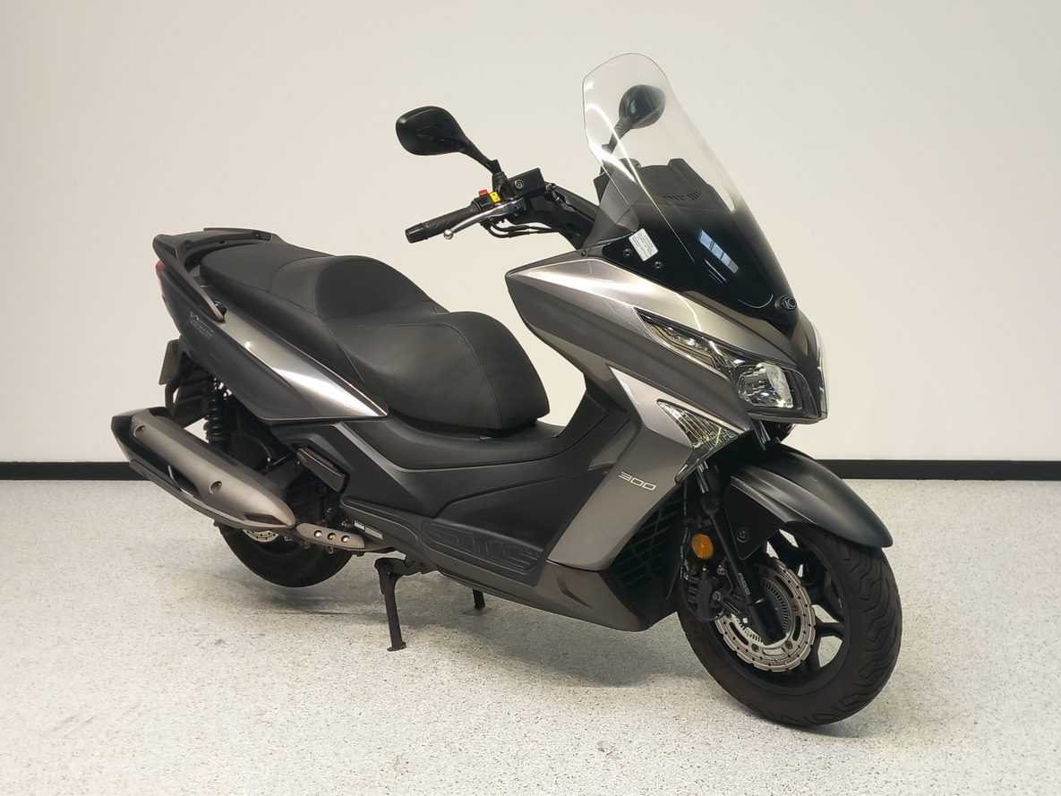 Kymco X-TOWN 300 2018 HD vue 3/4 droite