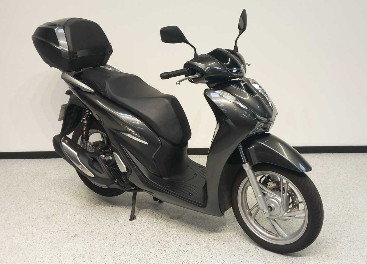 Honda SH 125 i 2021 HD vue 3/4 droite