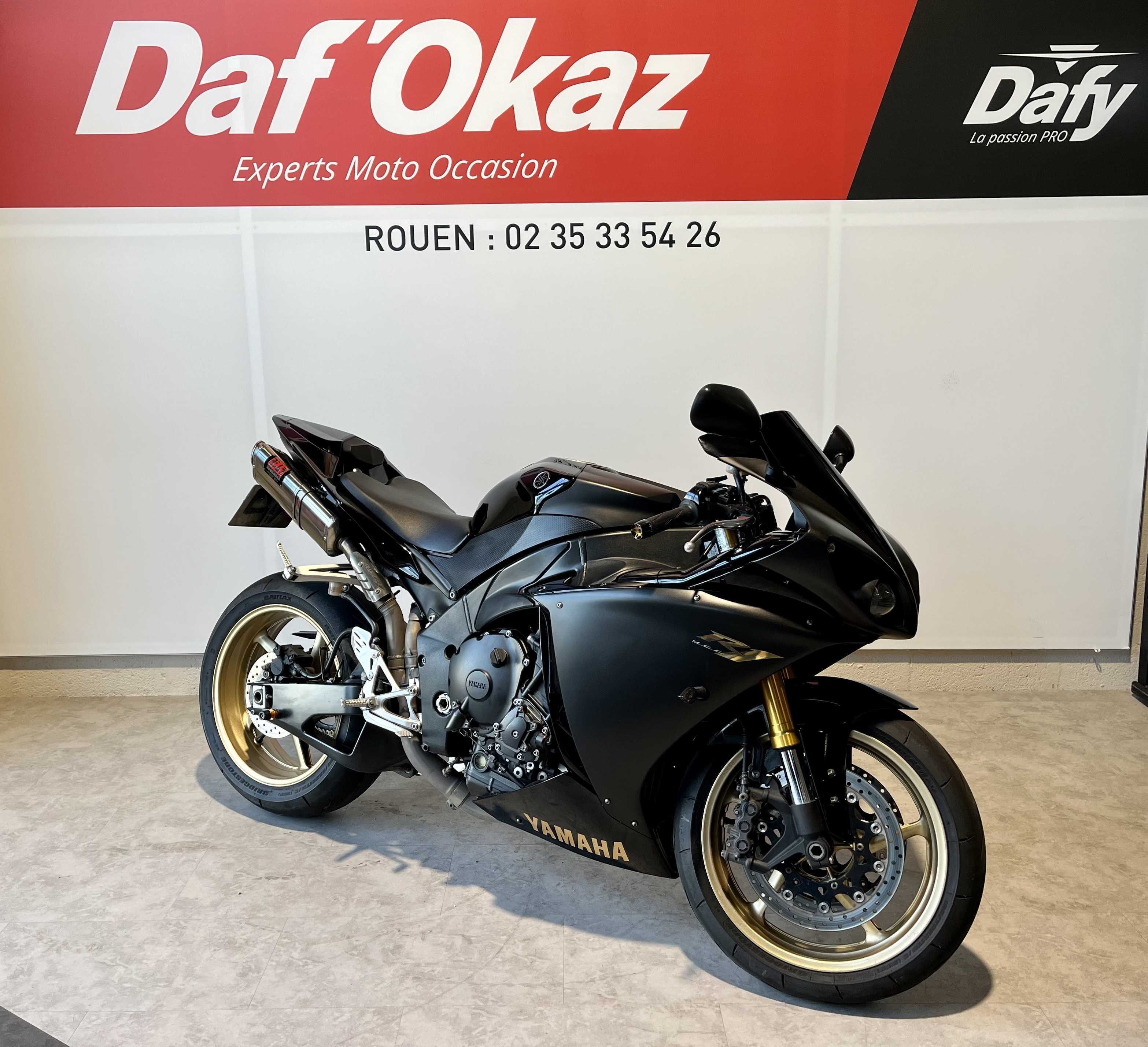 Yamaha YZF 1000 R1 2010 HD vue 3/4 droite