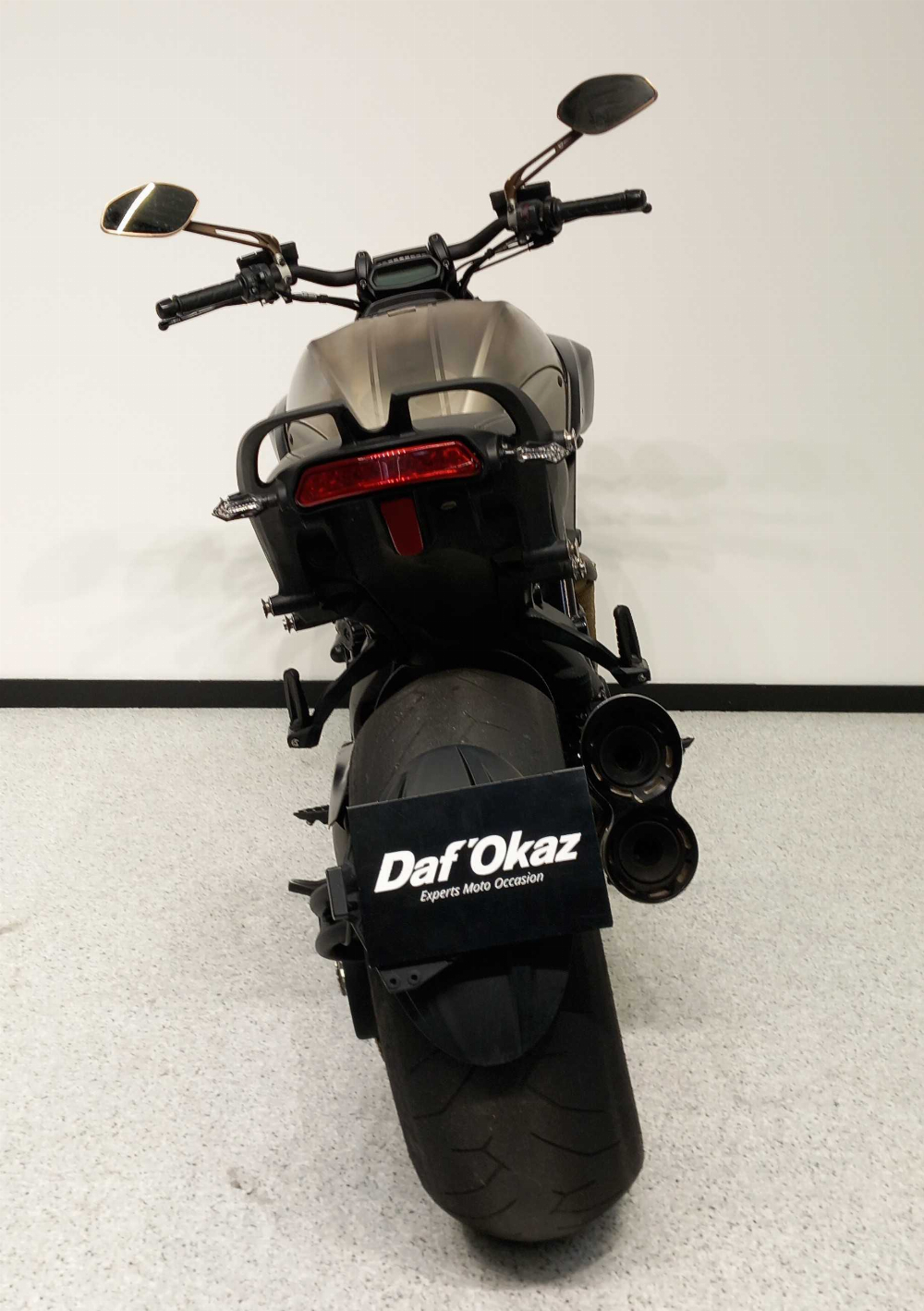Ducati Diavel 1200 2015 vue arrière