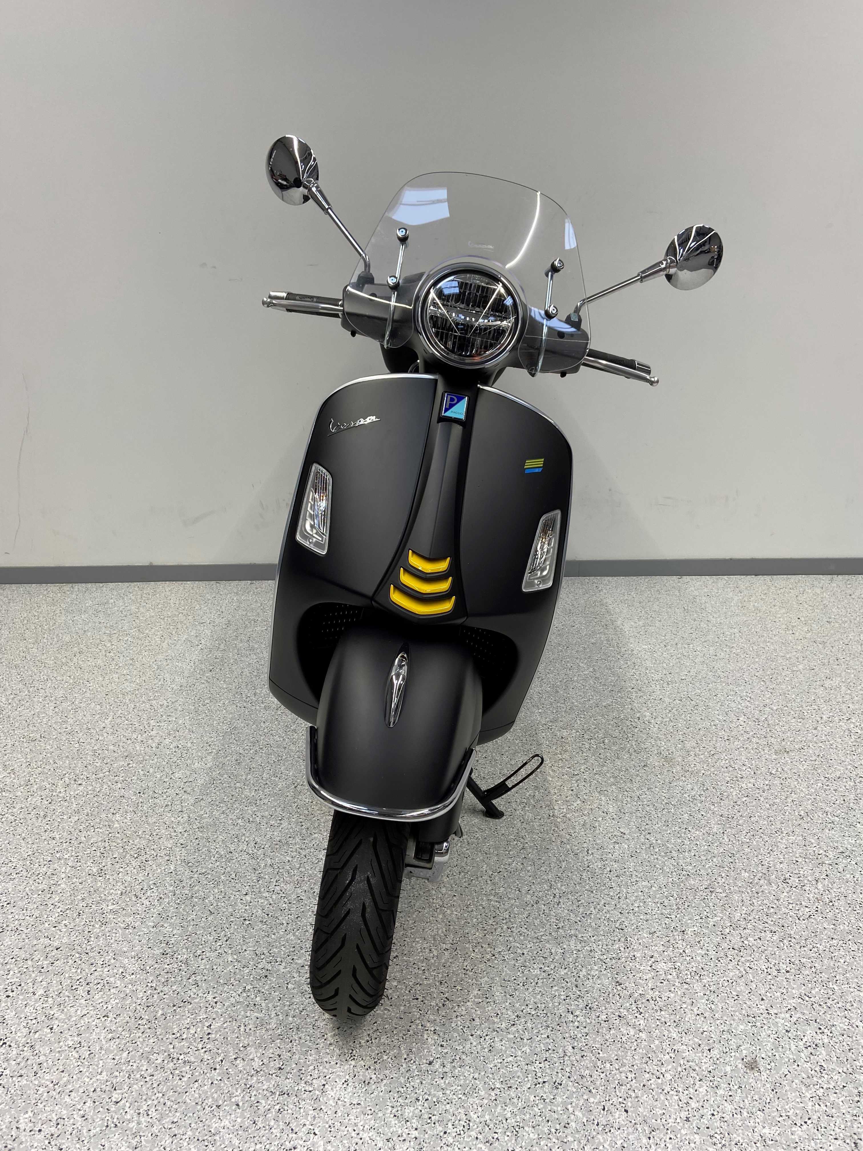 Piaggio VESPA GTS 2021 HD vue avant