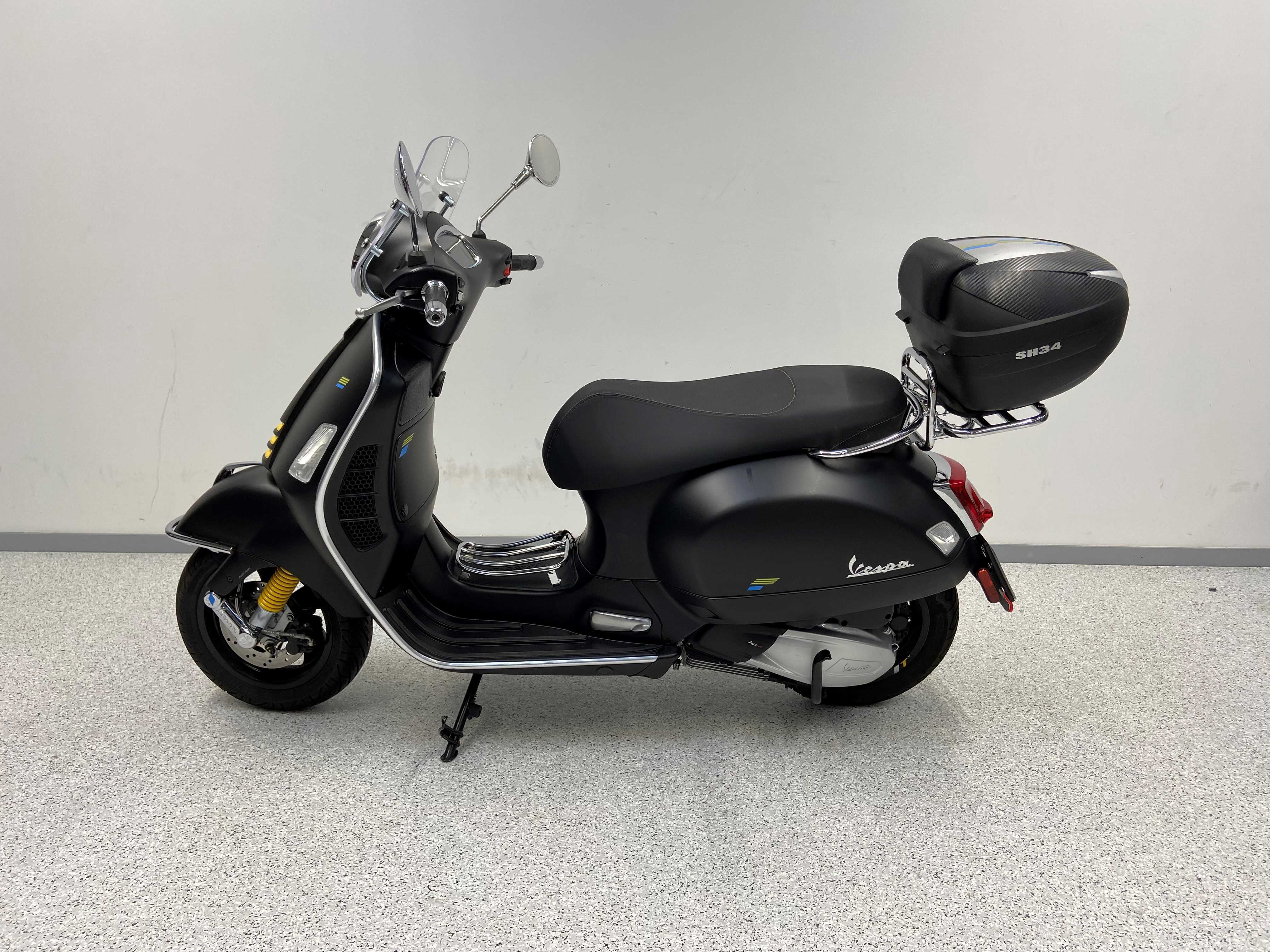 Piaggio VESPA GTS 2021 HD vue gauche