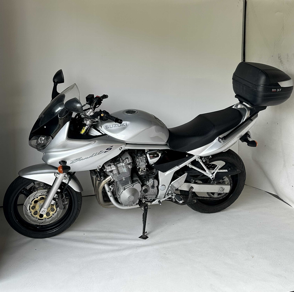 Suzuki 600 Bandit 2004 vue gauche