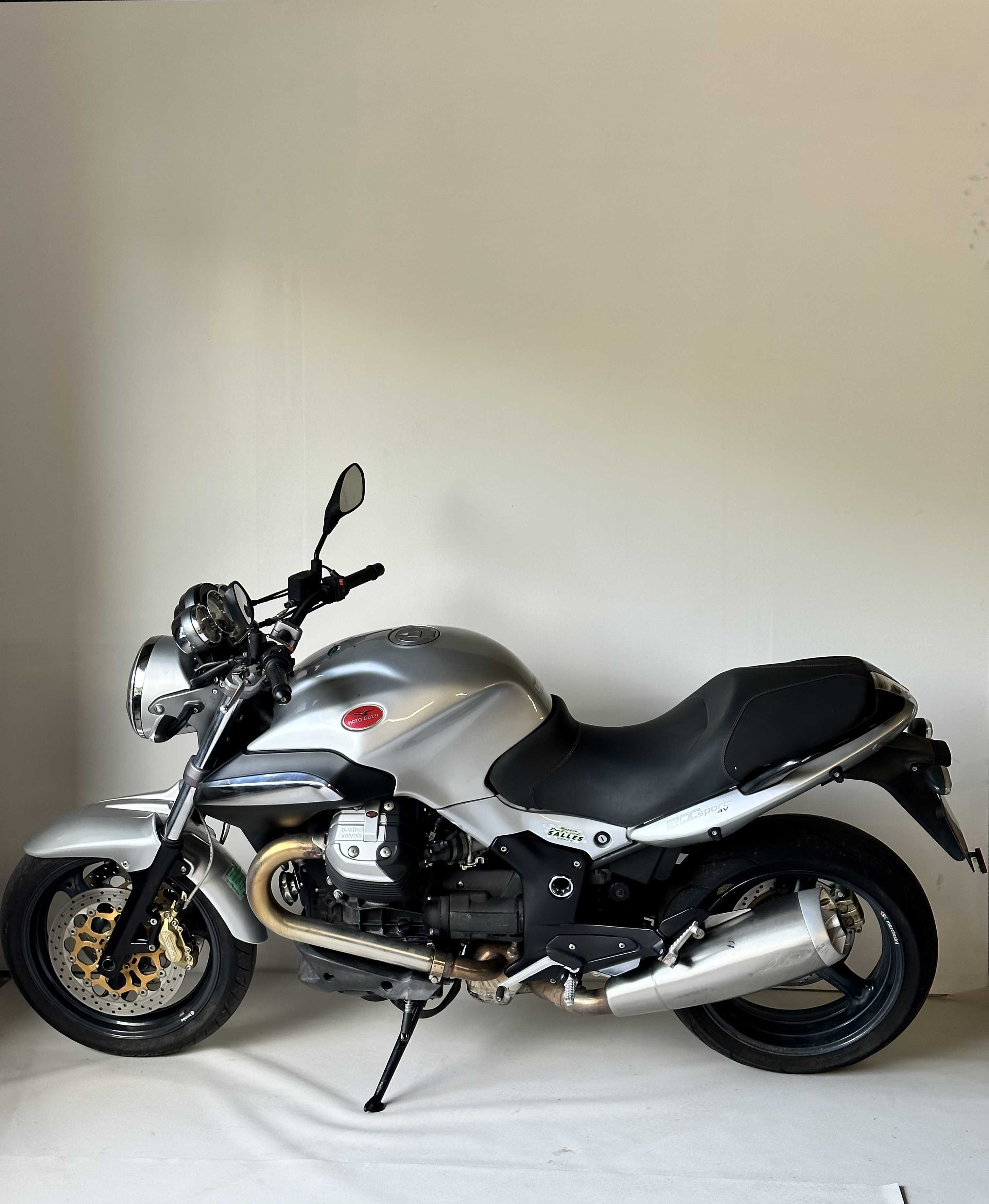 Moto Guzzi 1200 SPORT 2010 HD vue gauche