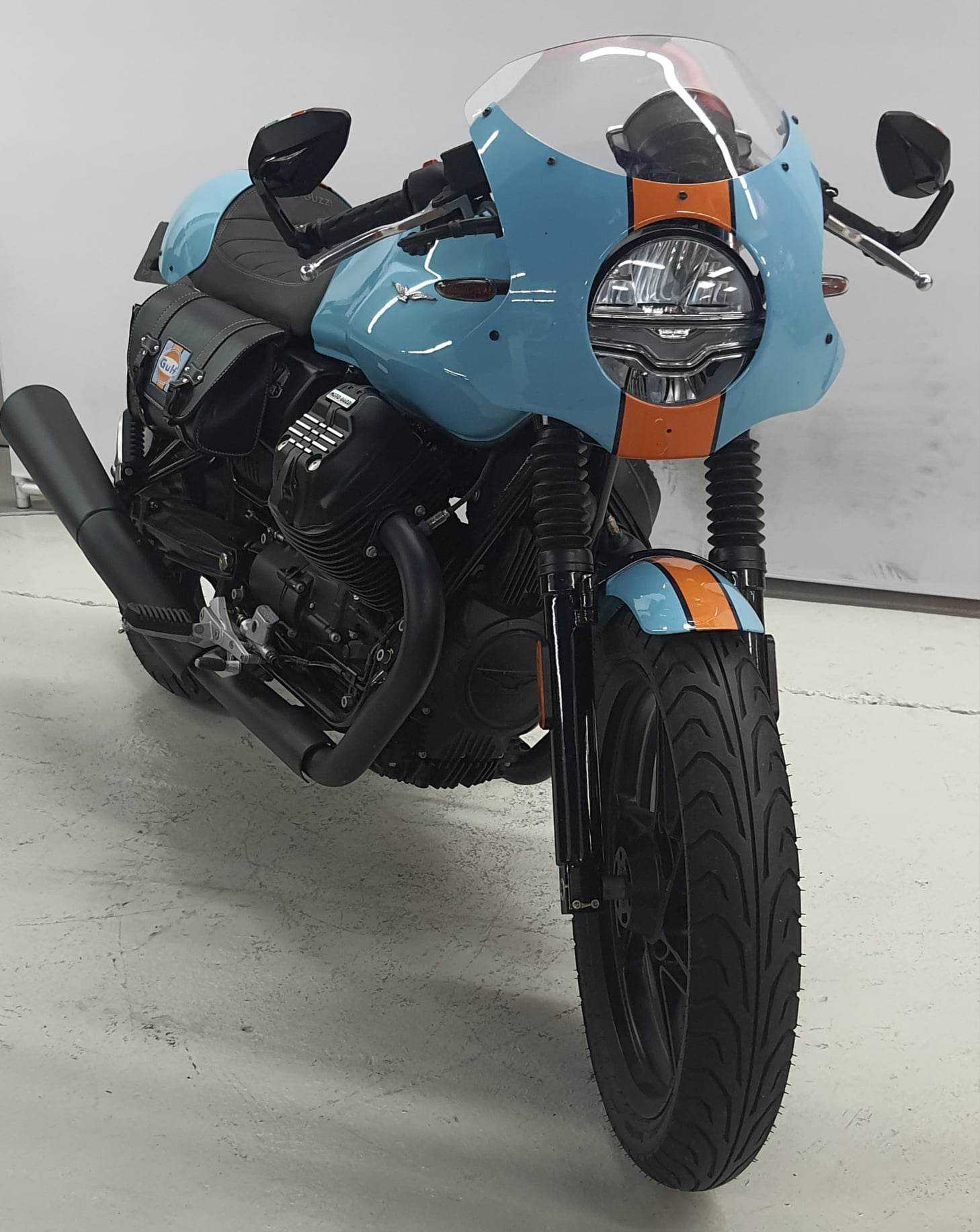 Moto Guzzi NEW V7 EURO5 STONE 2022 HD vue 3/4 droite