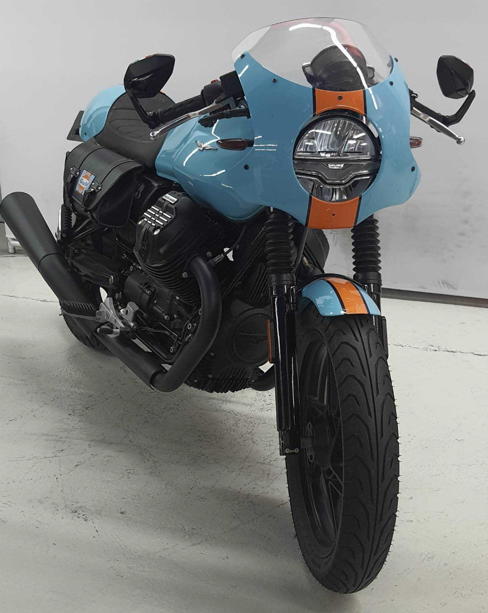 Moto Guzzi NEW V7 EURO5 STONE 2022 vue 3/4 droite