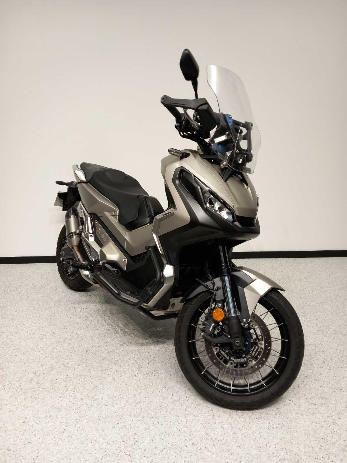 Honda X-ADV 750 2020 HD vue 3/4 droite