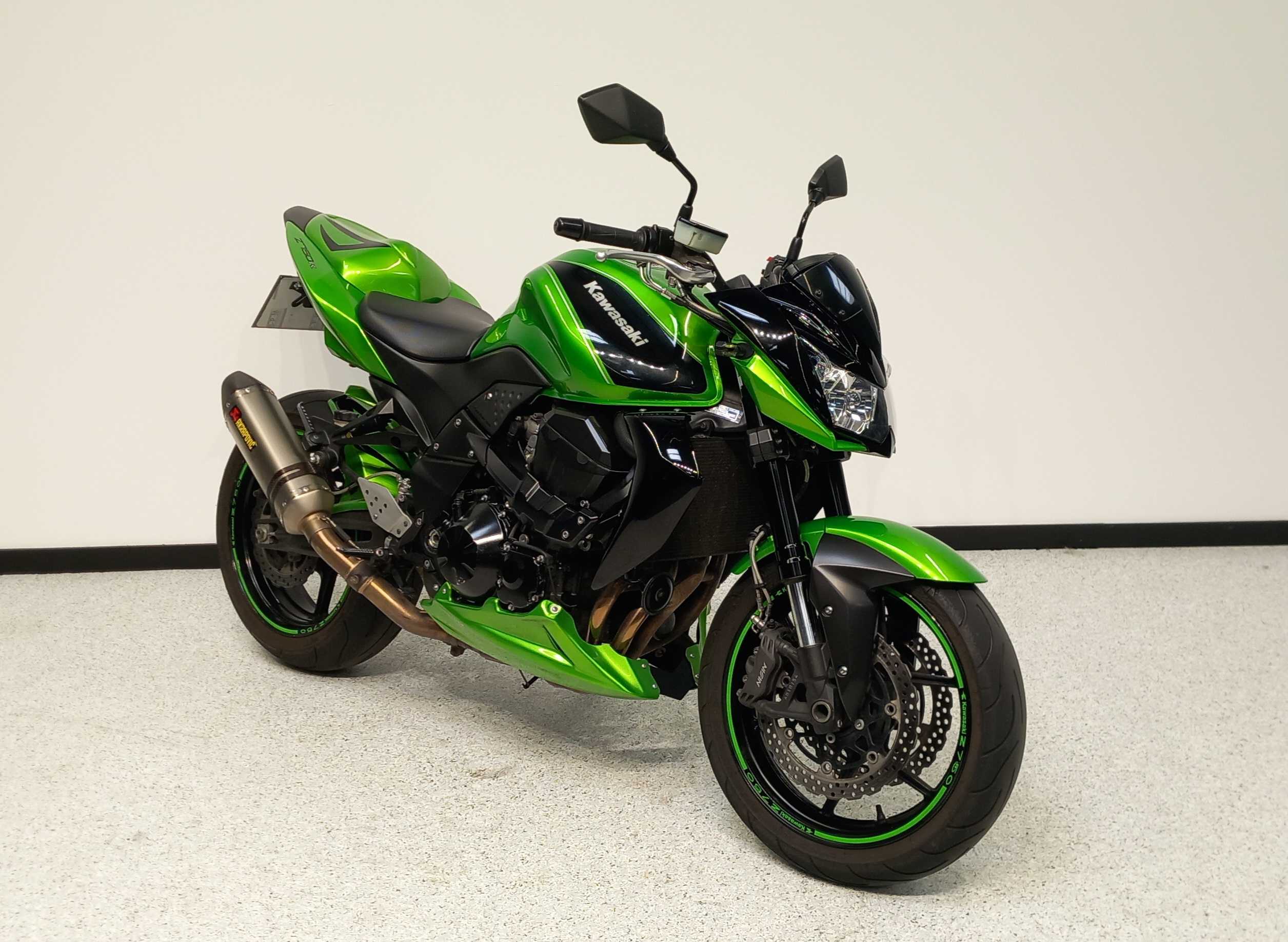 Kawasaki Z 750 R (ZR750) 2012 HD vue 3/4 droite