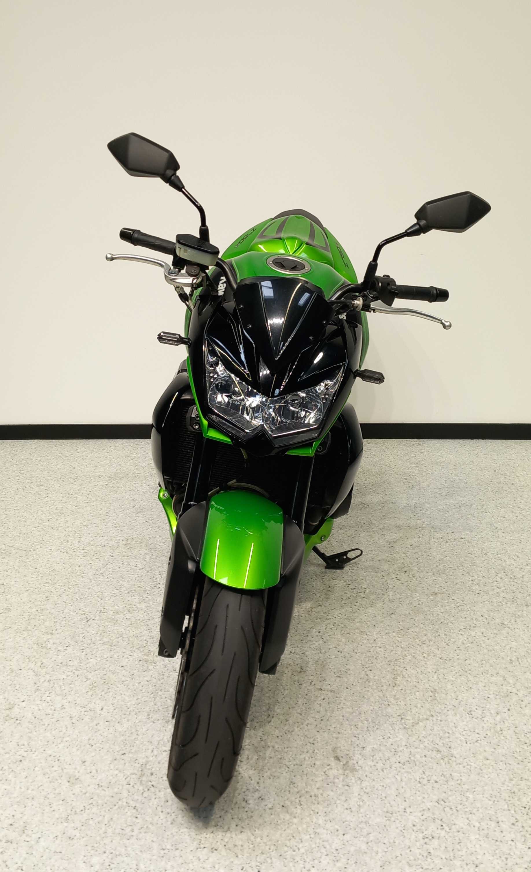 Kawasaki Z 750 R (ZR750) 2012 HD vue avant