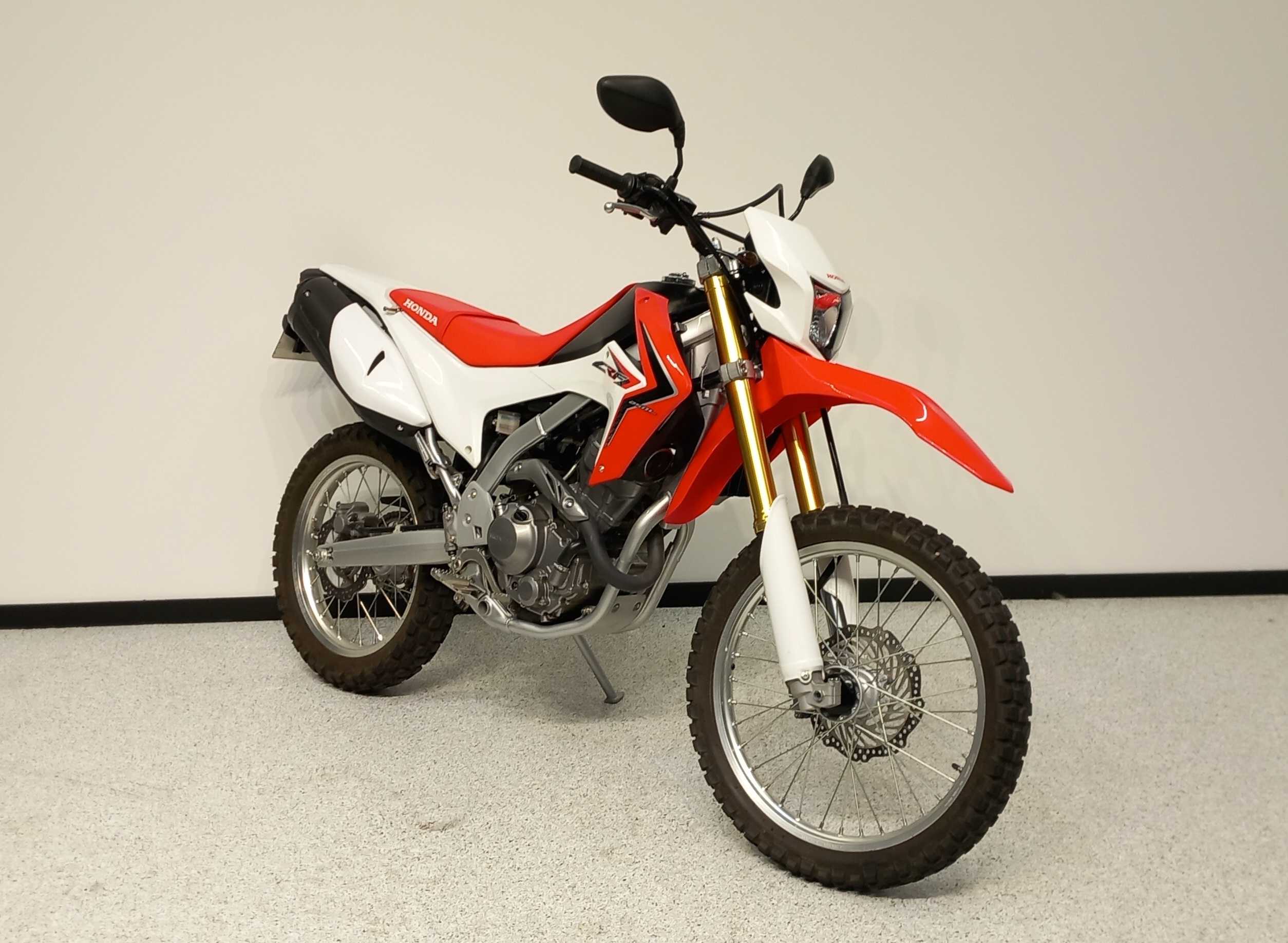 Honda CRF 250 L 2014 HD vue 3/4 droite