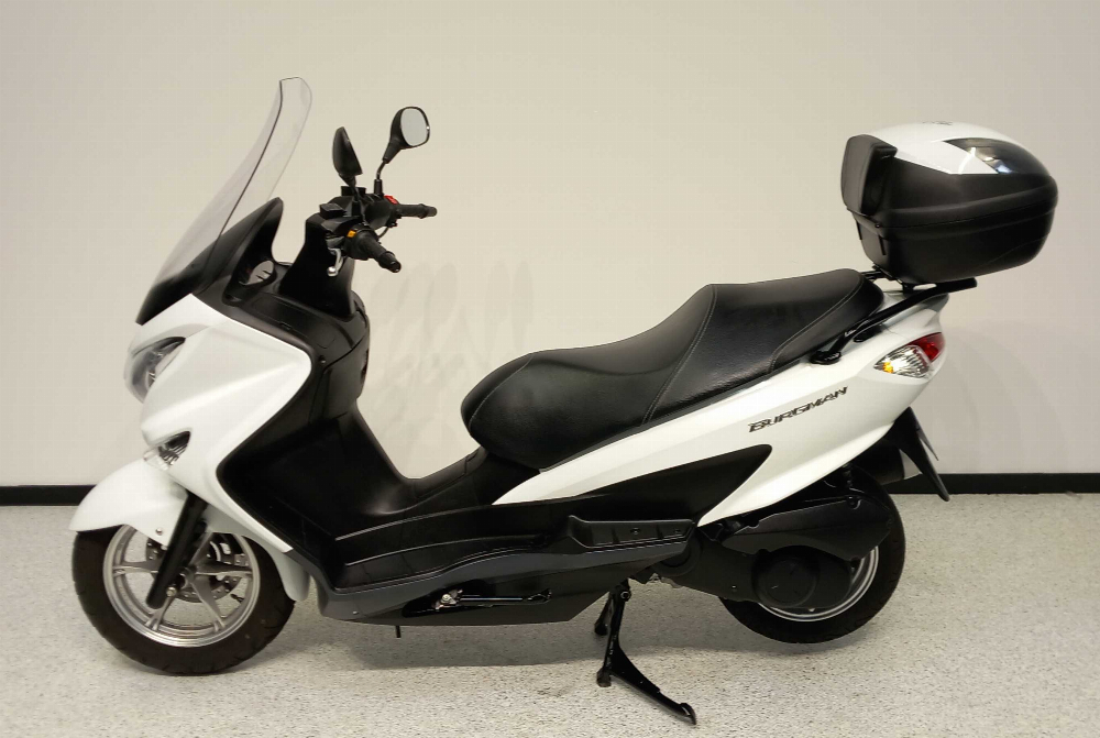 Suzuki UH 125 Burgman ABS 2018 vue gauche