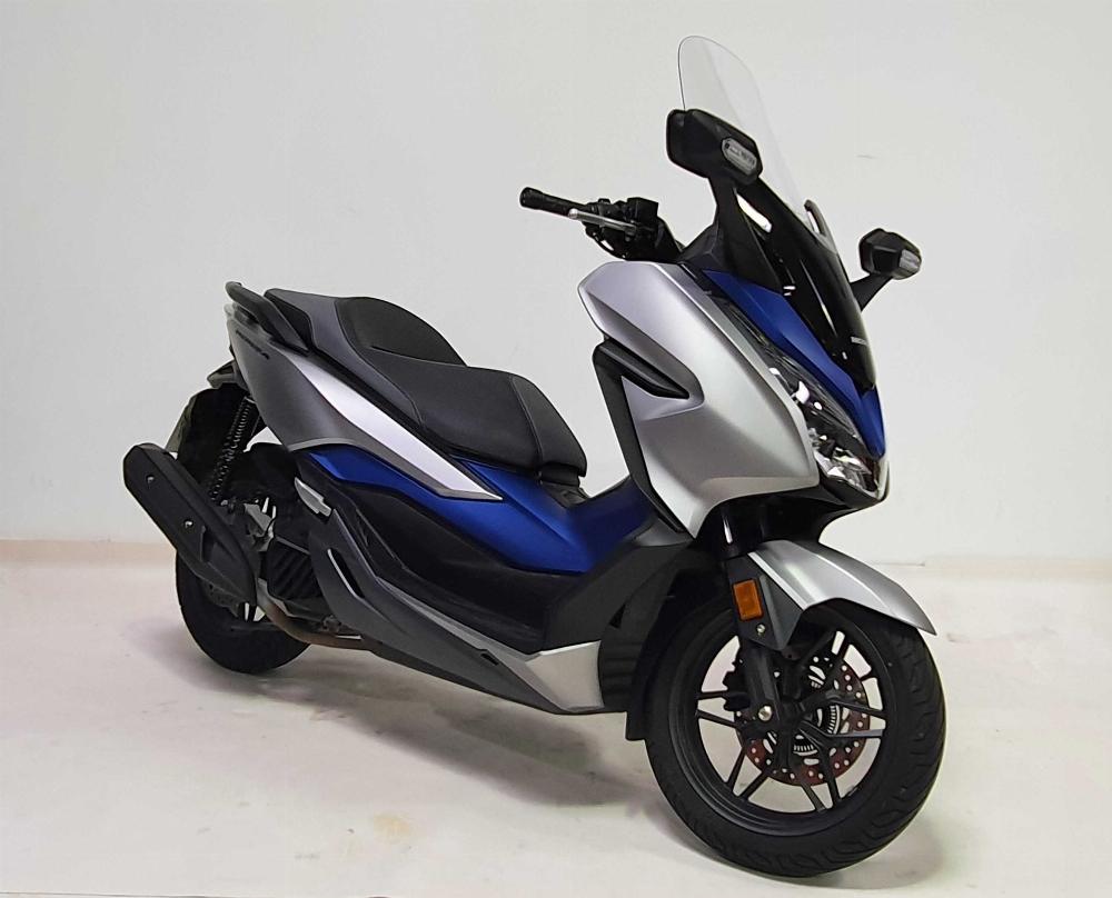 Honda Forza 125 2019 vue 3/4 droite