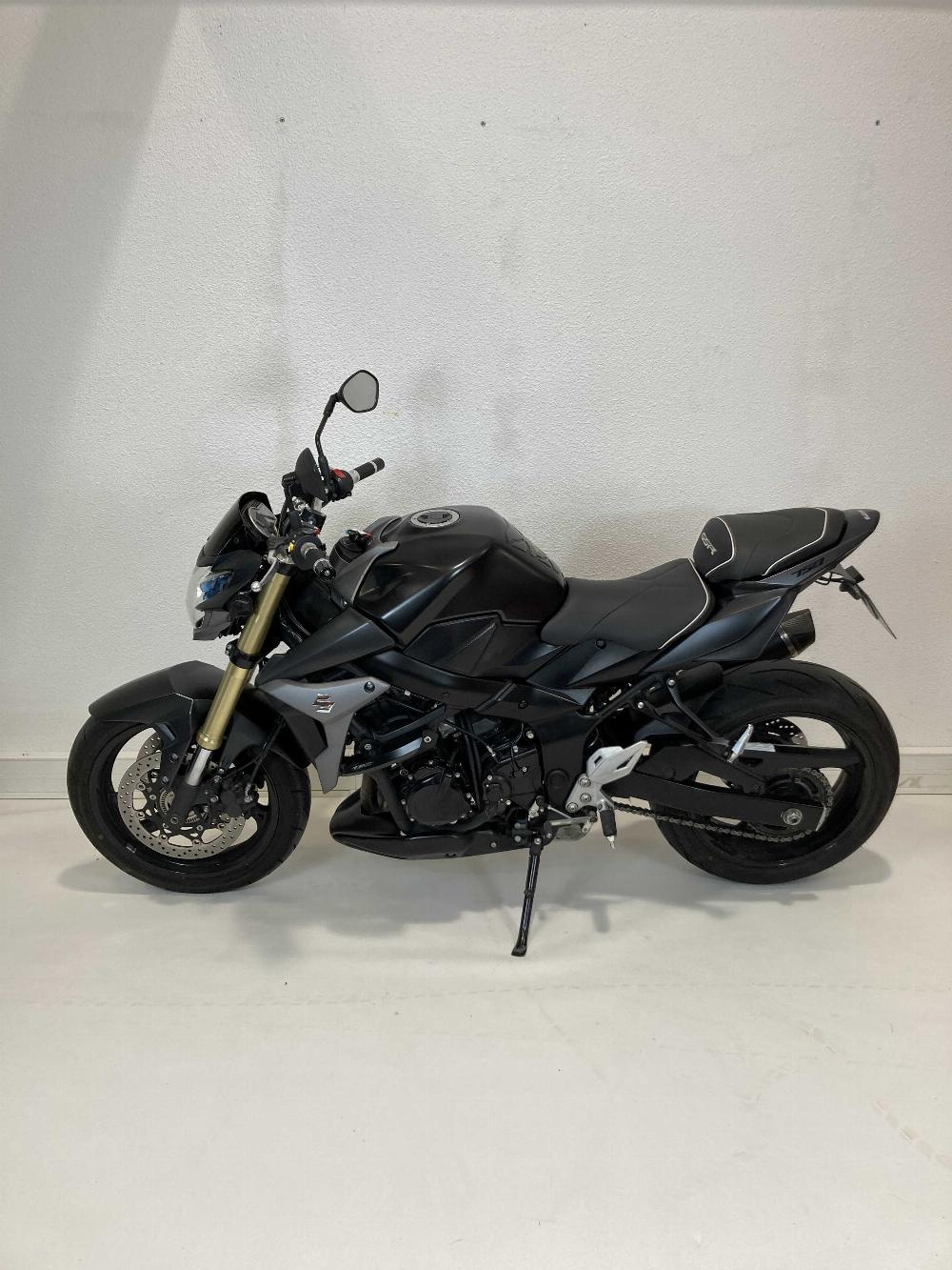 Suzuki GSR 750  ABS 2014 vue gauche