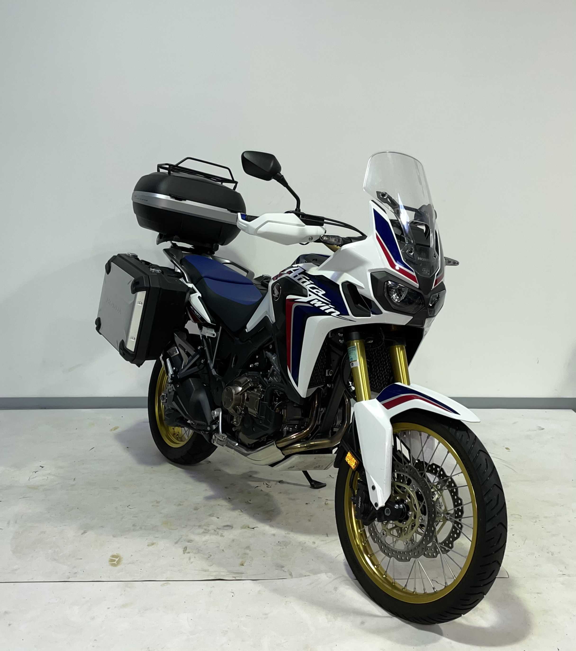 Honda CRF 1000 L Africa Twin 2017 HD vue 3/4 droite