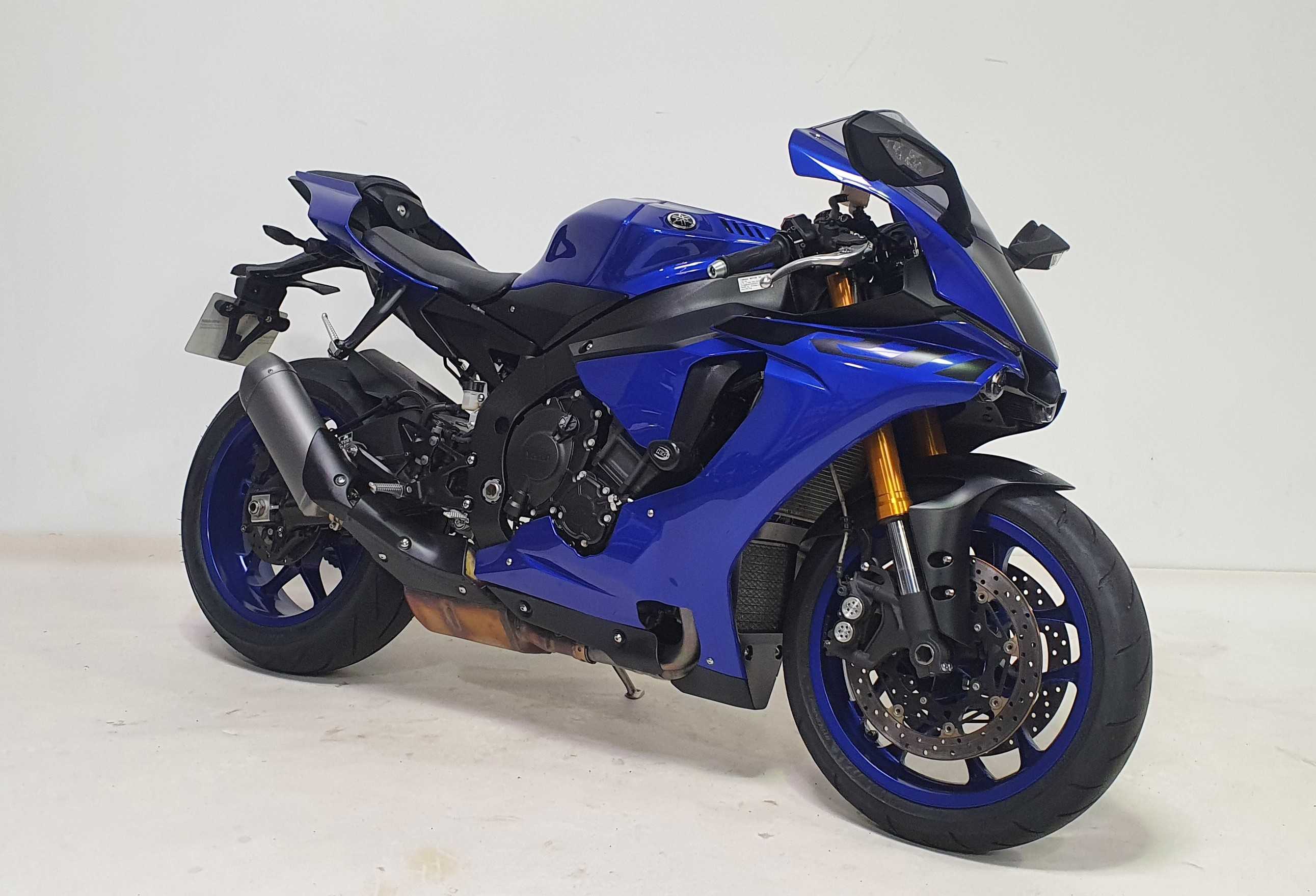 Yamaha YZF 1000 R1 2018 HD vue 3/4 droite